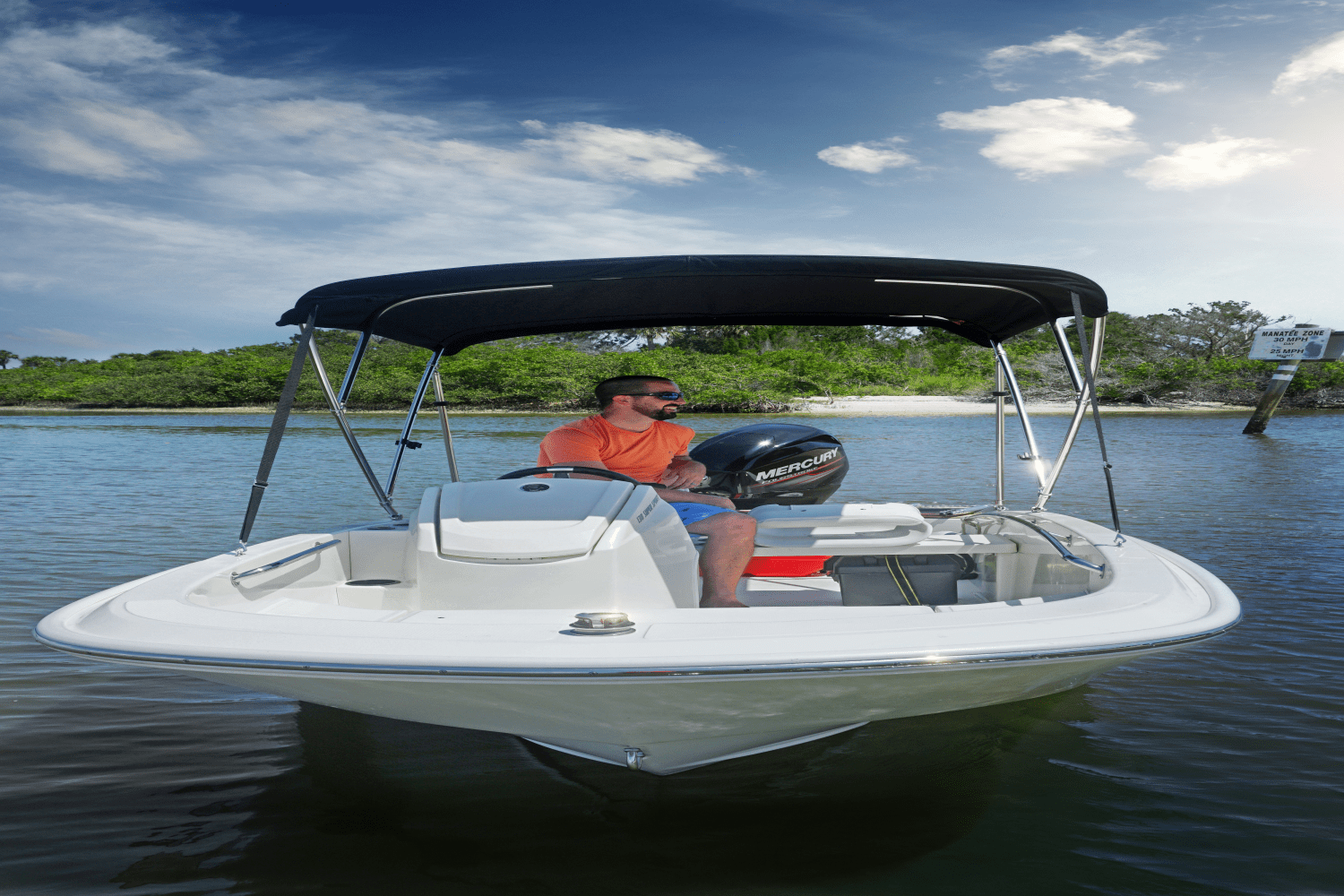Slide: The Image of Boston Whaler 130 Super Sport 2025 - 48