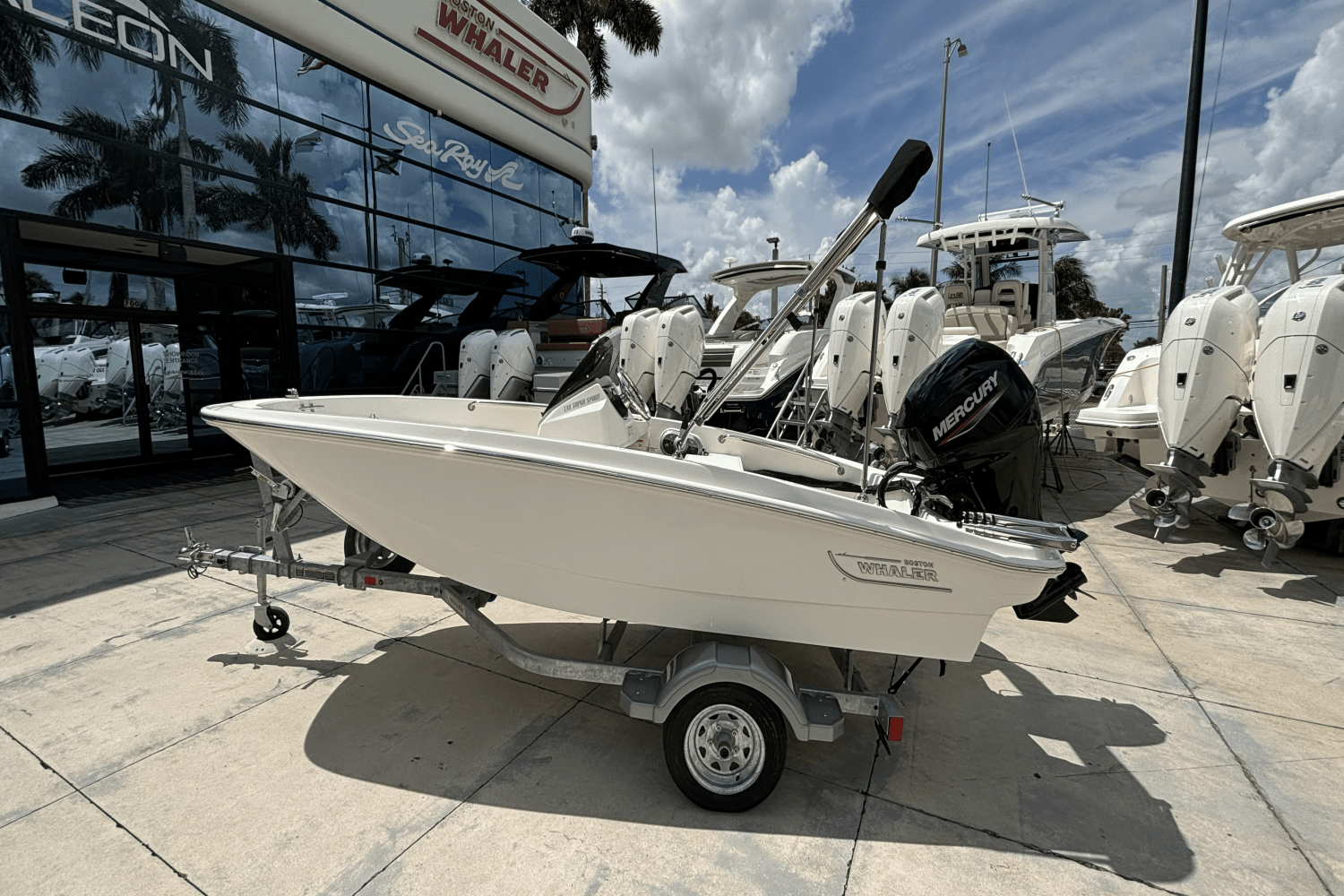 Slide: The Image of Boston Whaler 130 Super Sport 2025 - 5