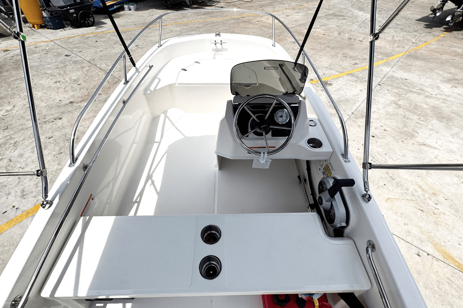 Slide: The Image of Boston Whaler 130 Super Sport 2025 - 5