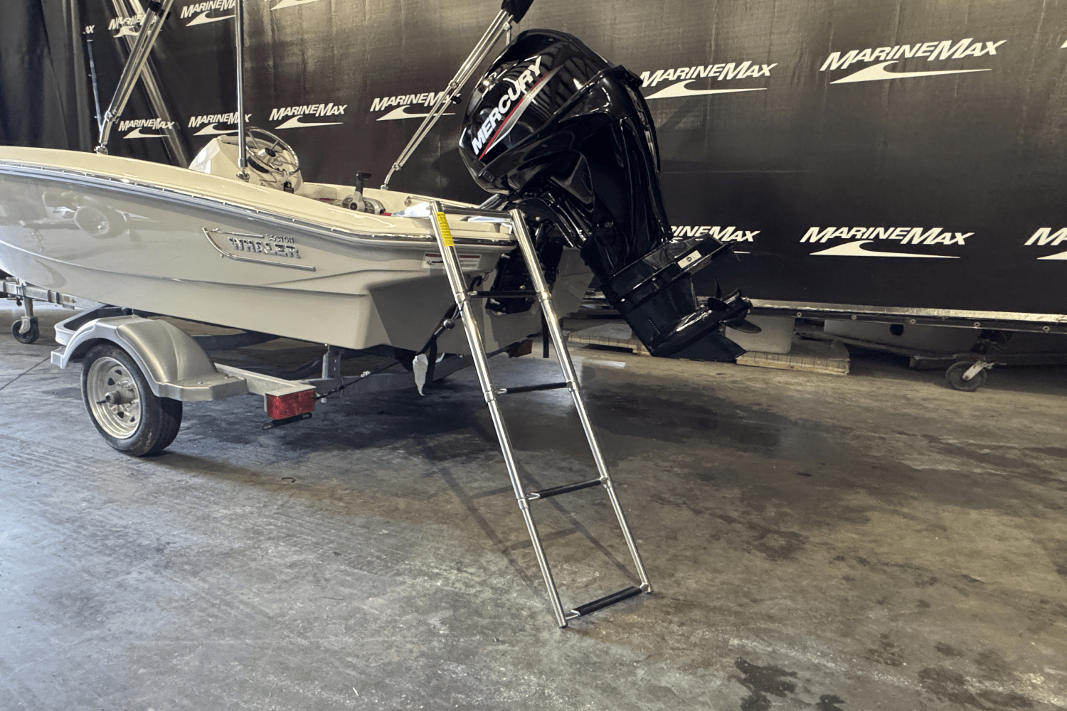 Slide: The Image of Boston Whaler 130 Super Sport 2025 - 5