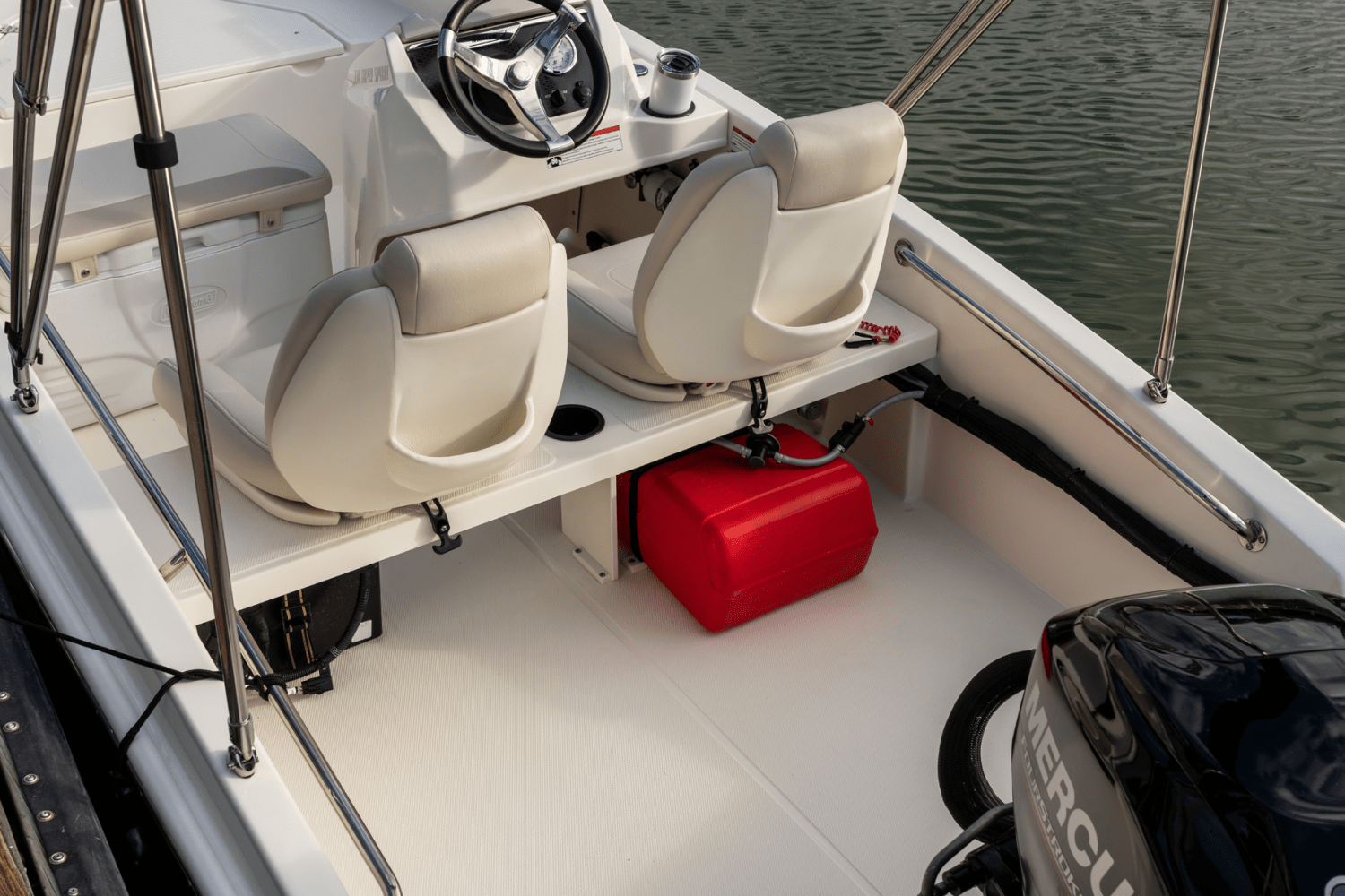 Slide: The Image of Boston Whaler 130 Super Sport 2025 - 56