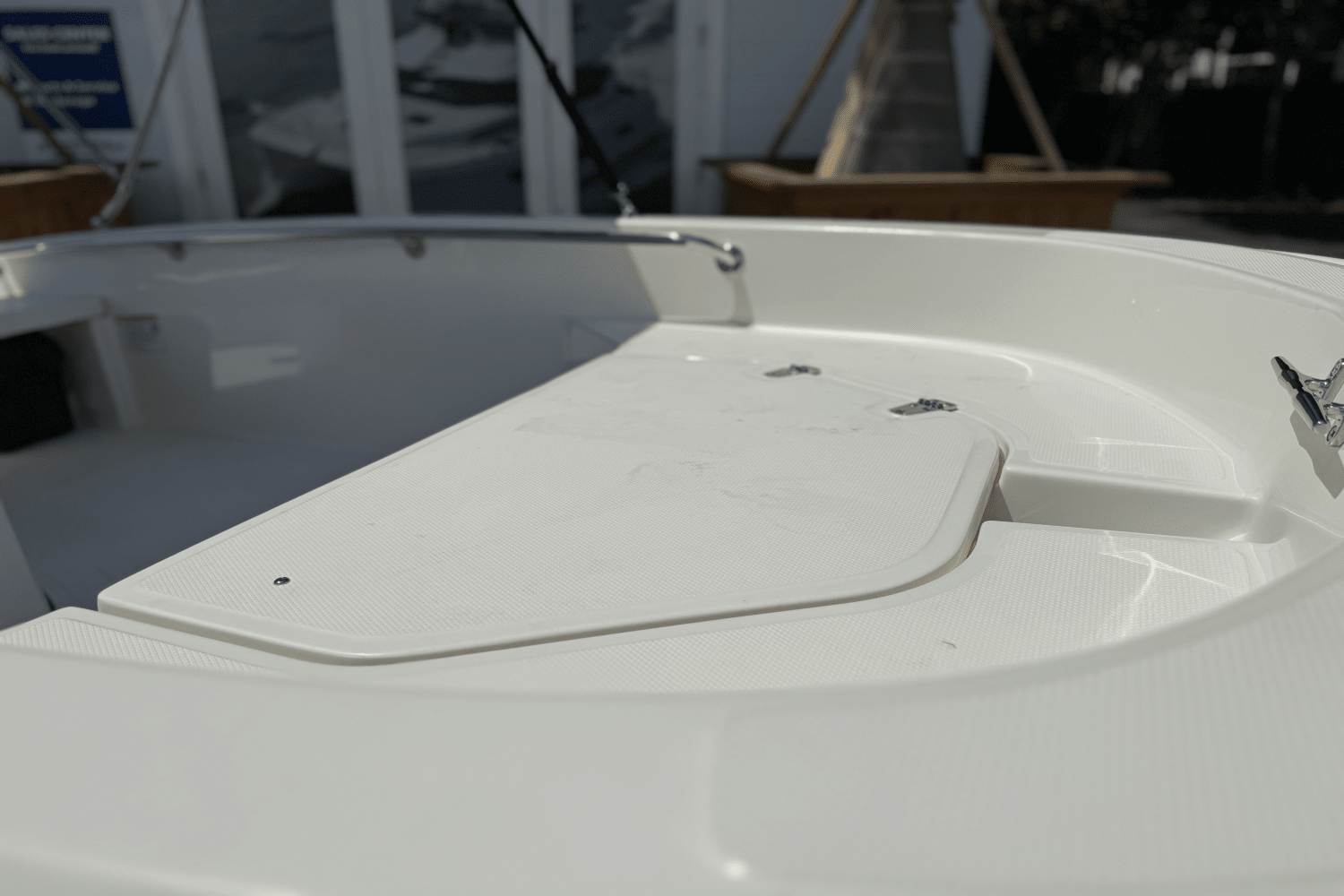 Slide: The Image of Boston Whaler 130 Super Sport 2025 - 6