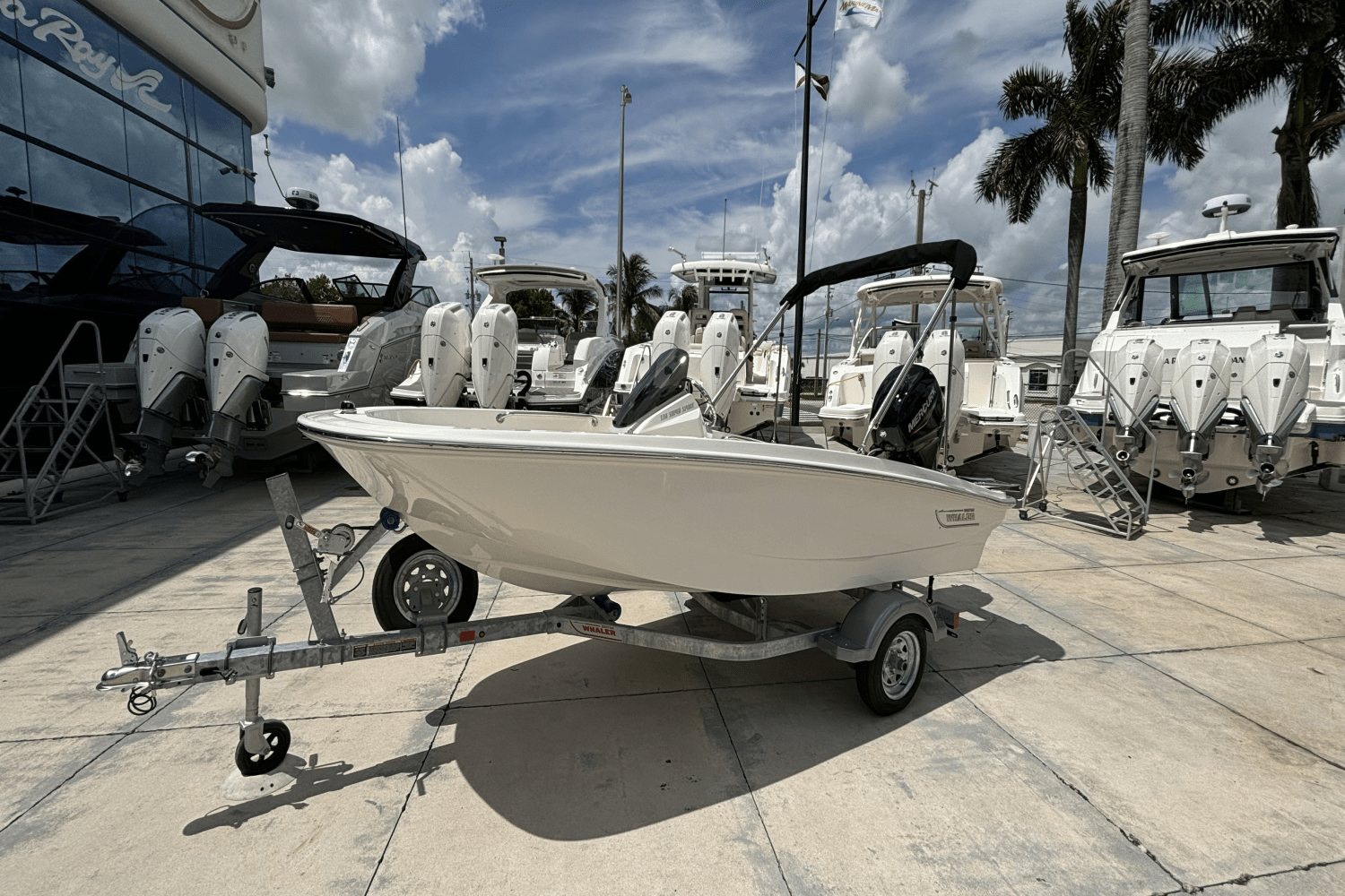 Slide: The Image of Boston Whaler 130 Super Sport 2025 - 6