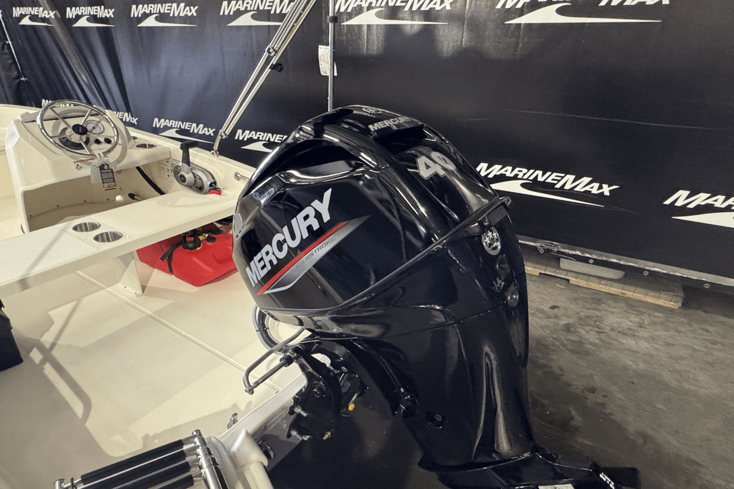 Slide: The Image of Boston Whaler 130 Super Sport 2025 - 6
