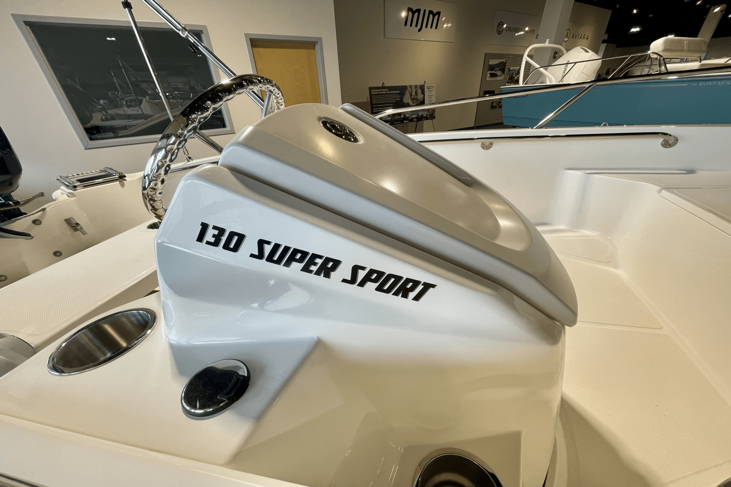 Slide: The Image of Boston Whaler 130 Super Sport 2025 - 6