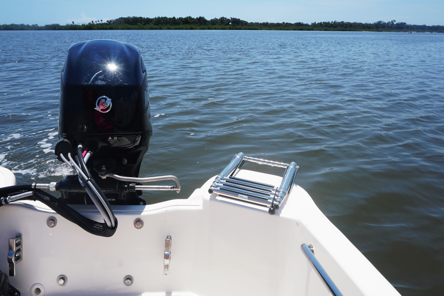 Slide: The Image of Boston Whaler 130 Super Sport 2025 - 60