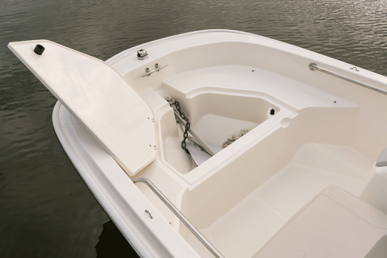 Slide: The Image of Boston Whaler 130 Super Sport 2025 - 64
