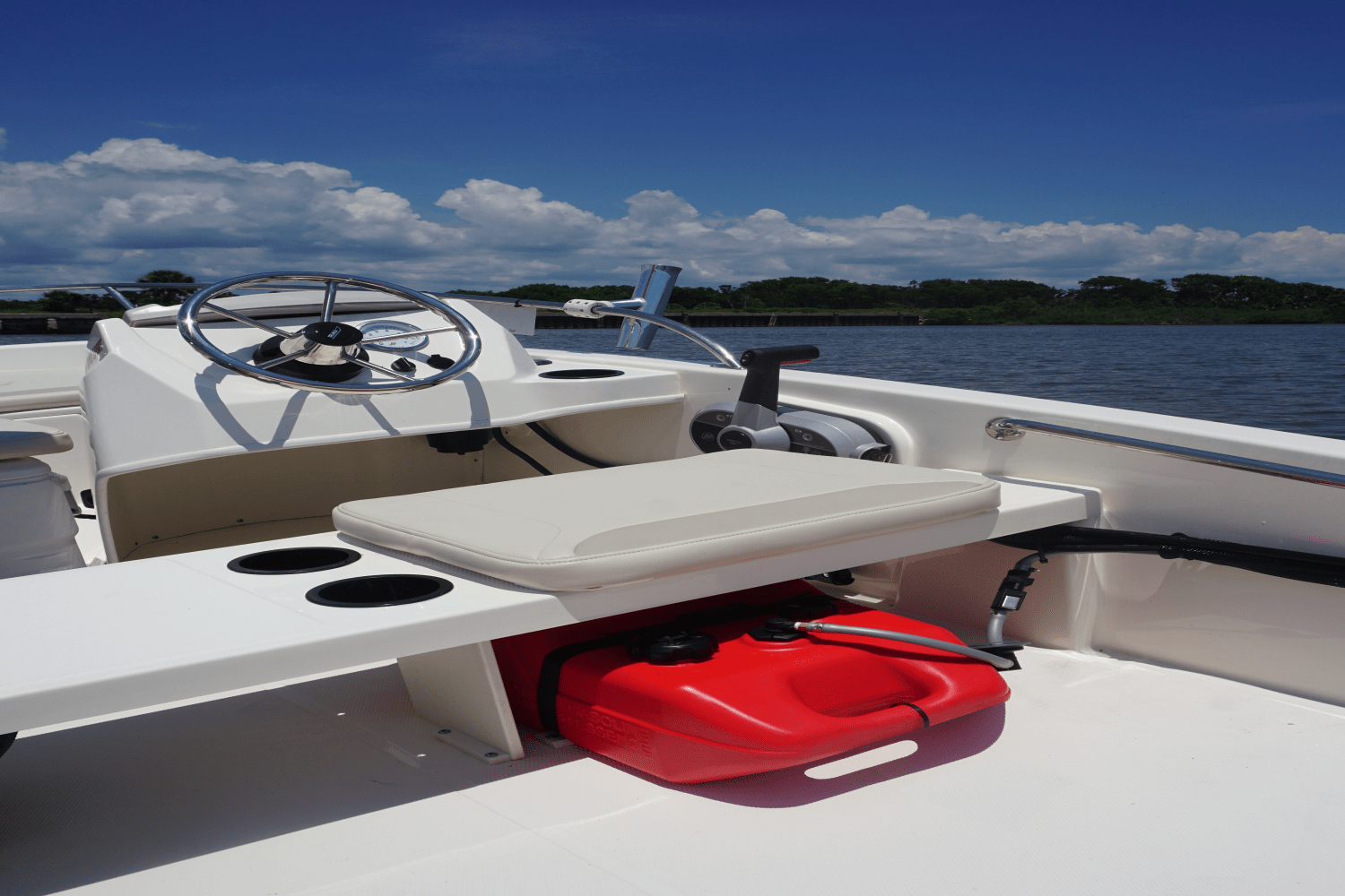 Slide: The Image of Boston Whaler 130 Super Sport 2025 - 68