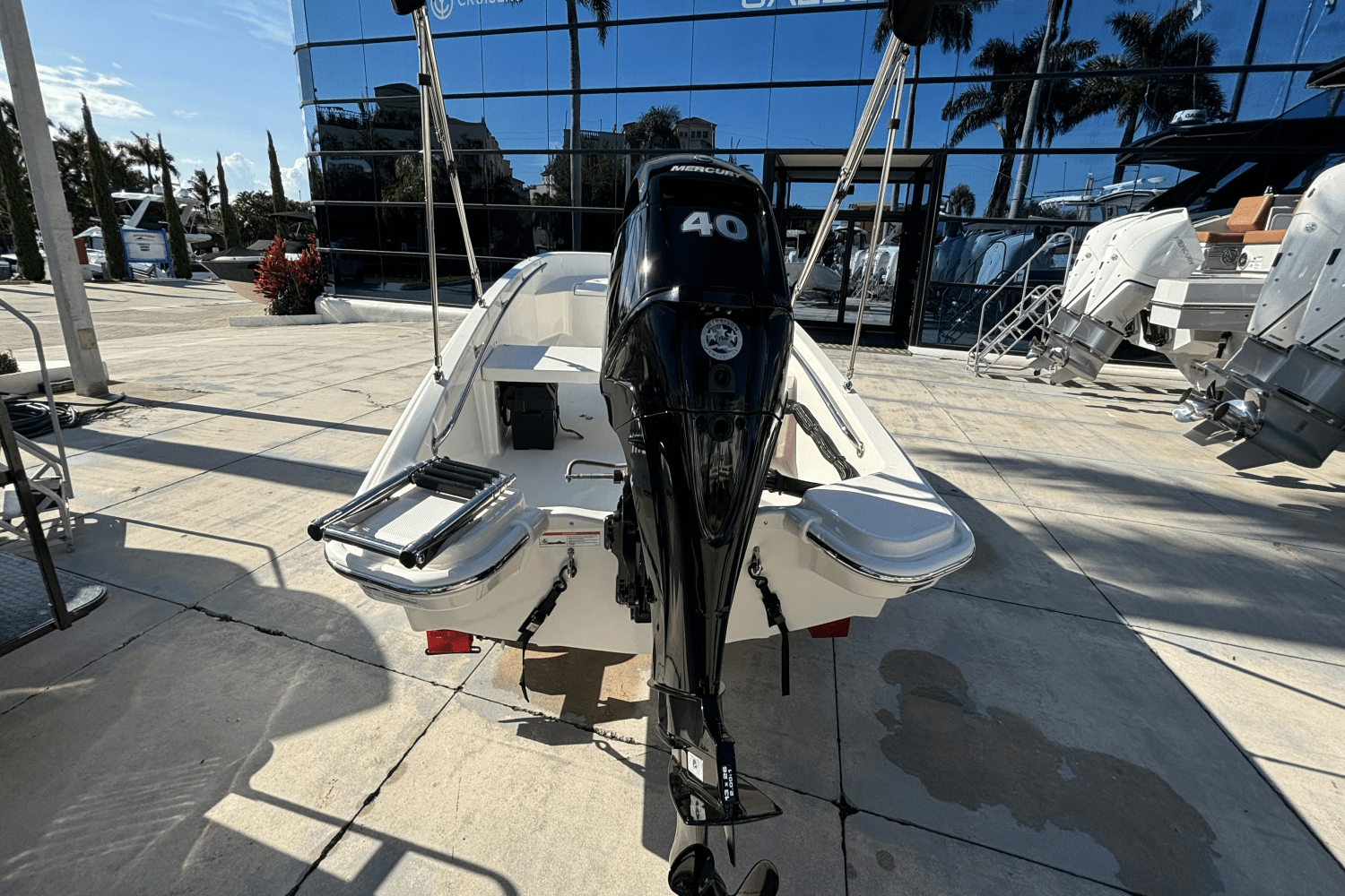 Slide: The Image of Boston Whaler 130 Super Sport 2025 - 8