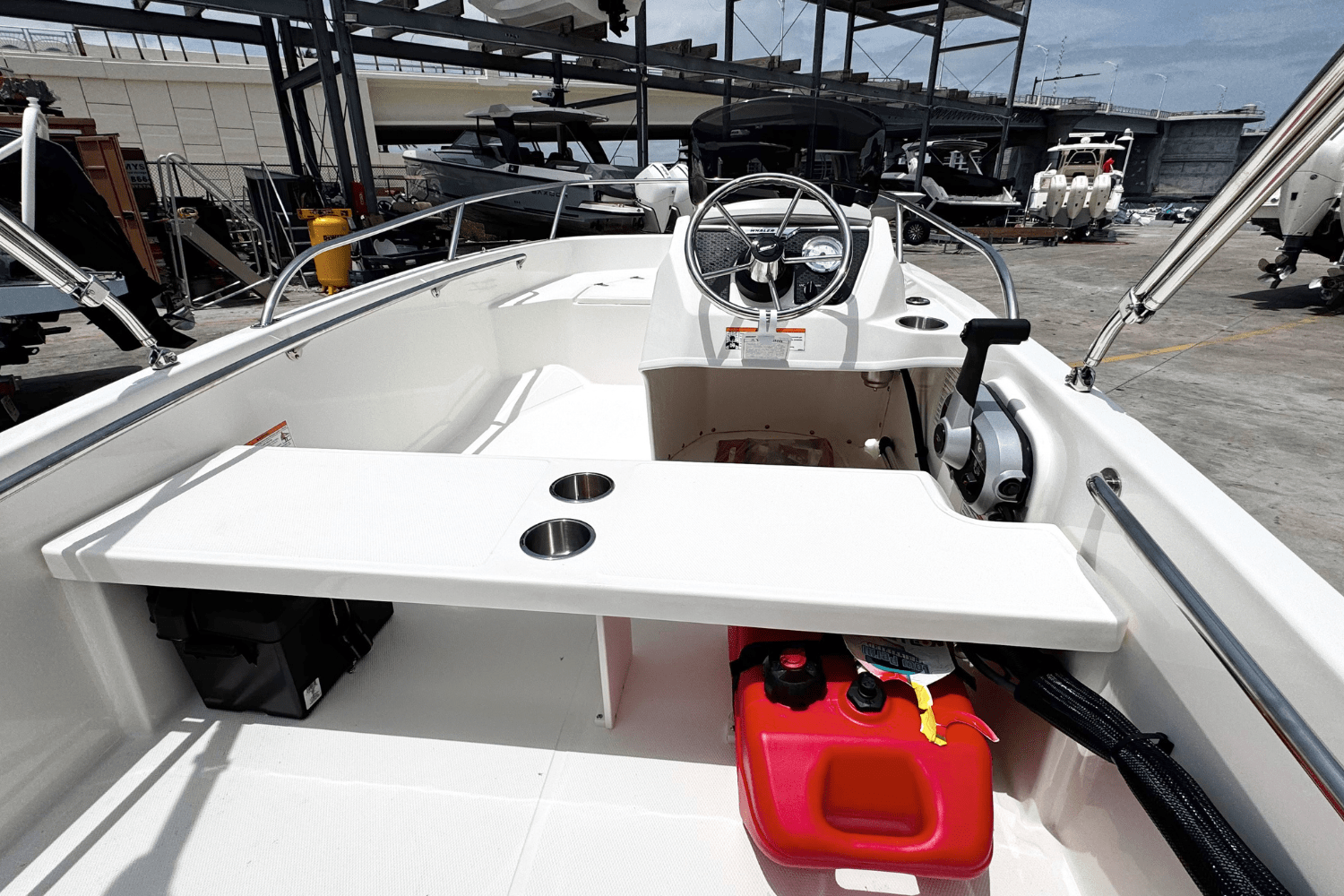 Slide: The Image of Boston Whaler 130 Super Sport 2025 - 9