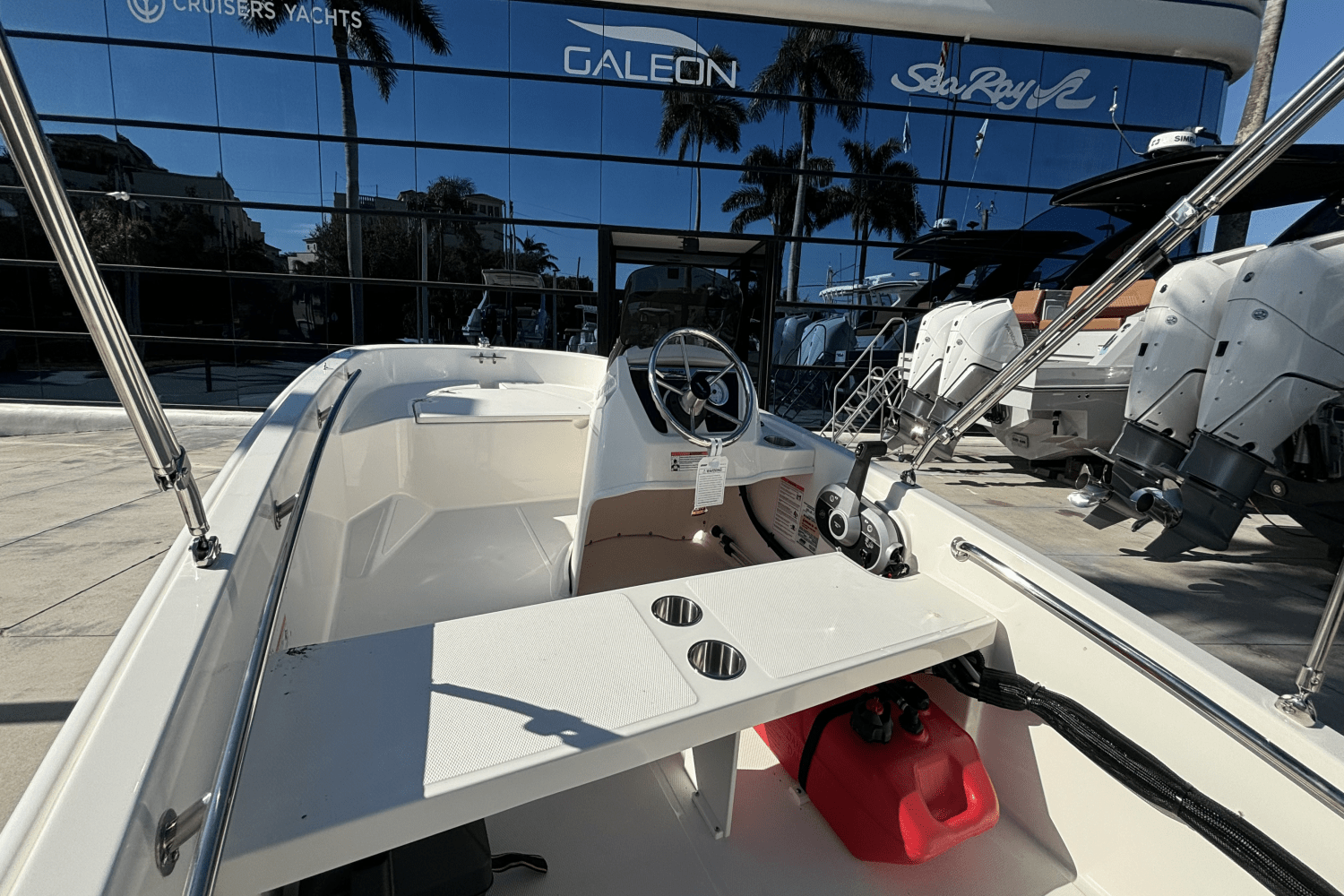 Slide: The Image of Boston Whaler 130 Super Sport 2025 - 9