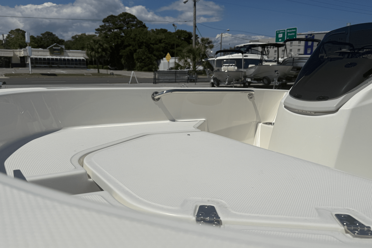 Slide: The Image of Boston Whaler 130 Super Sport 2025 - 9