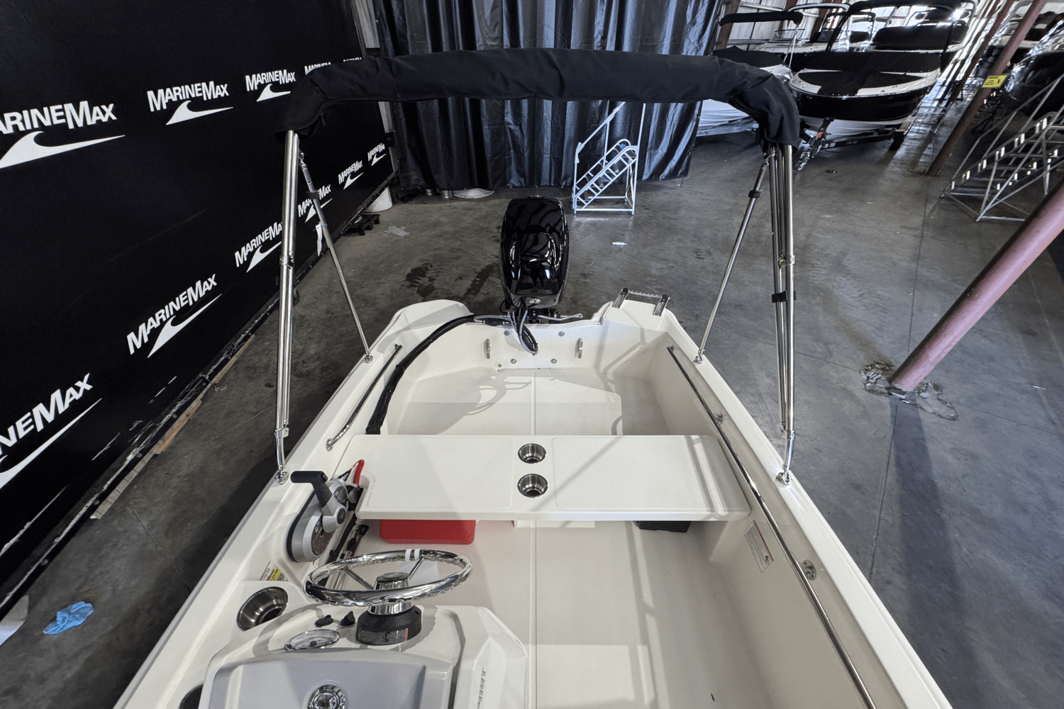 Slide: The Image of Boston Whaler 130 Super Sport 2025 - 9