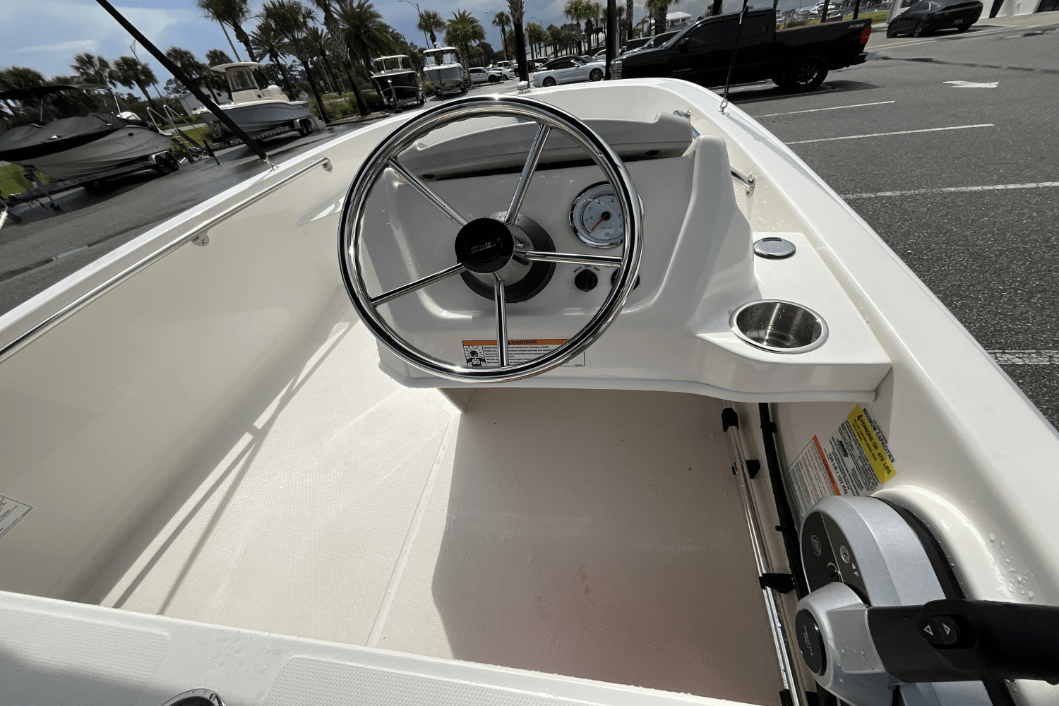 Slide: The Image of Boston Whaler 130 Super Sport 2026 - 18