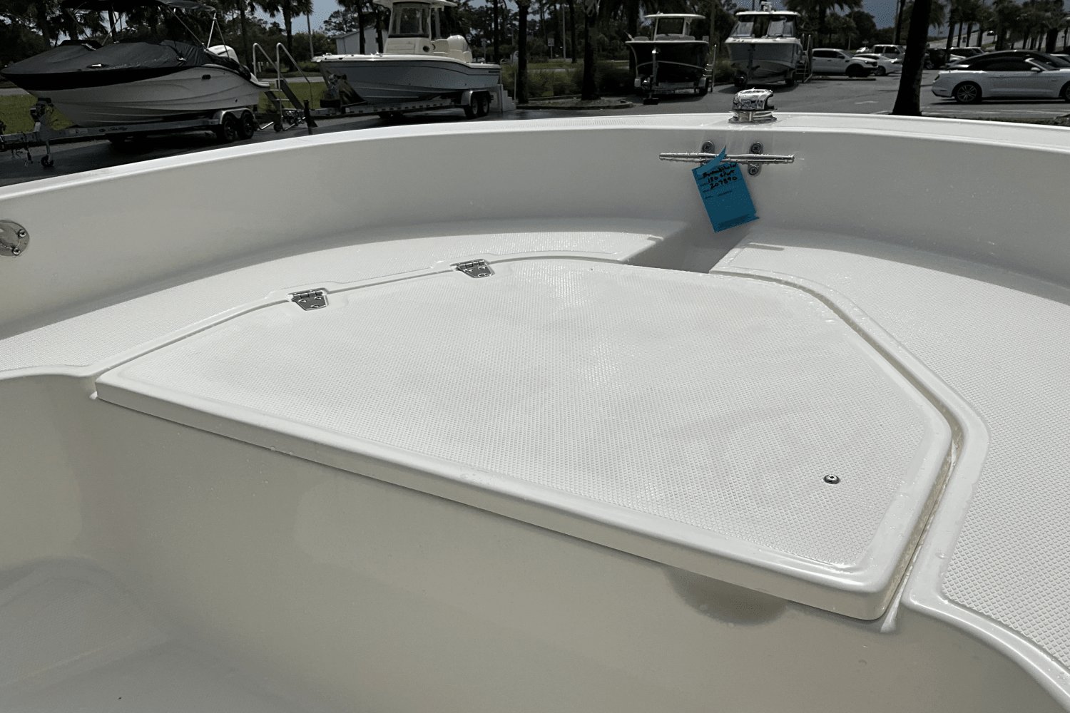 Slide: The Image of Boston Whaler 130 Super Sport 2026 - 21