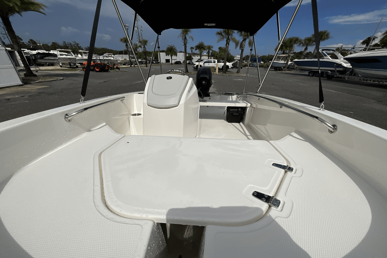 Slide: The Image of Boston Whaler 130 Super Sport 2026 - 24
