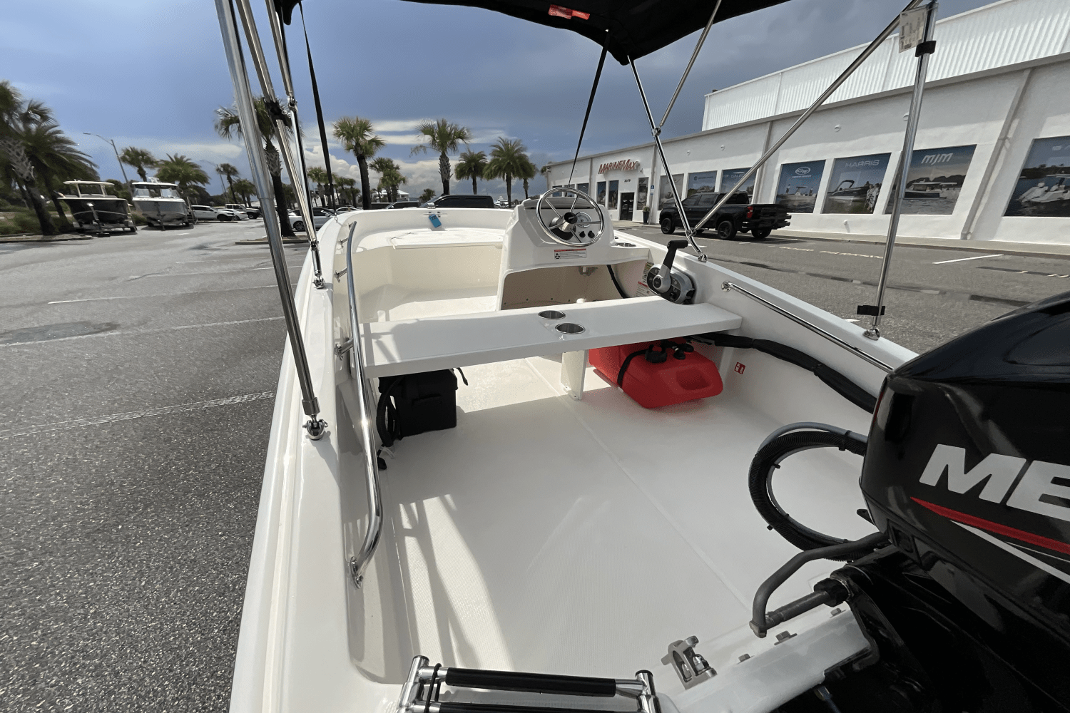 Slide: The Image of Boston Whaler 130 Super Sport 2026 - 25