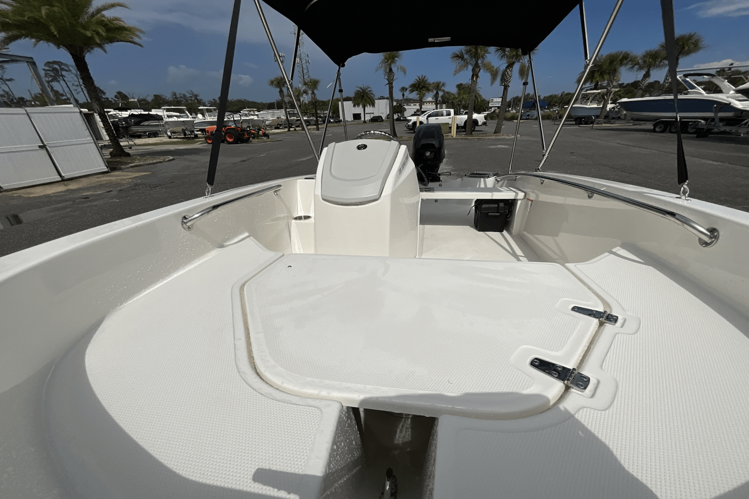 Slide: The Image of Boston Whaler 130 Super Sport 2026 - 26