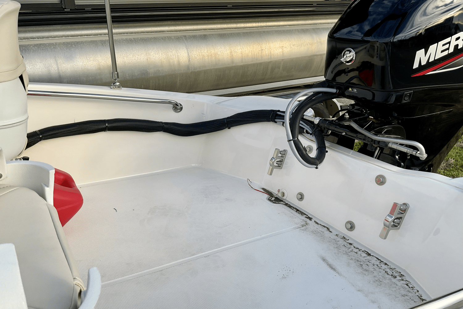 Slide: The Image of Boston Whaler 13 SUPER SPORT 2024 - 12