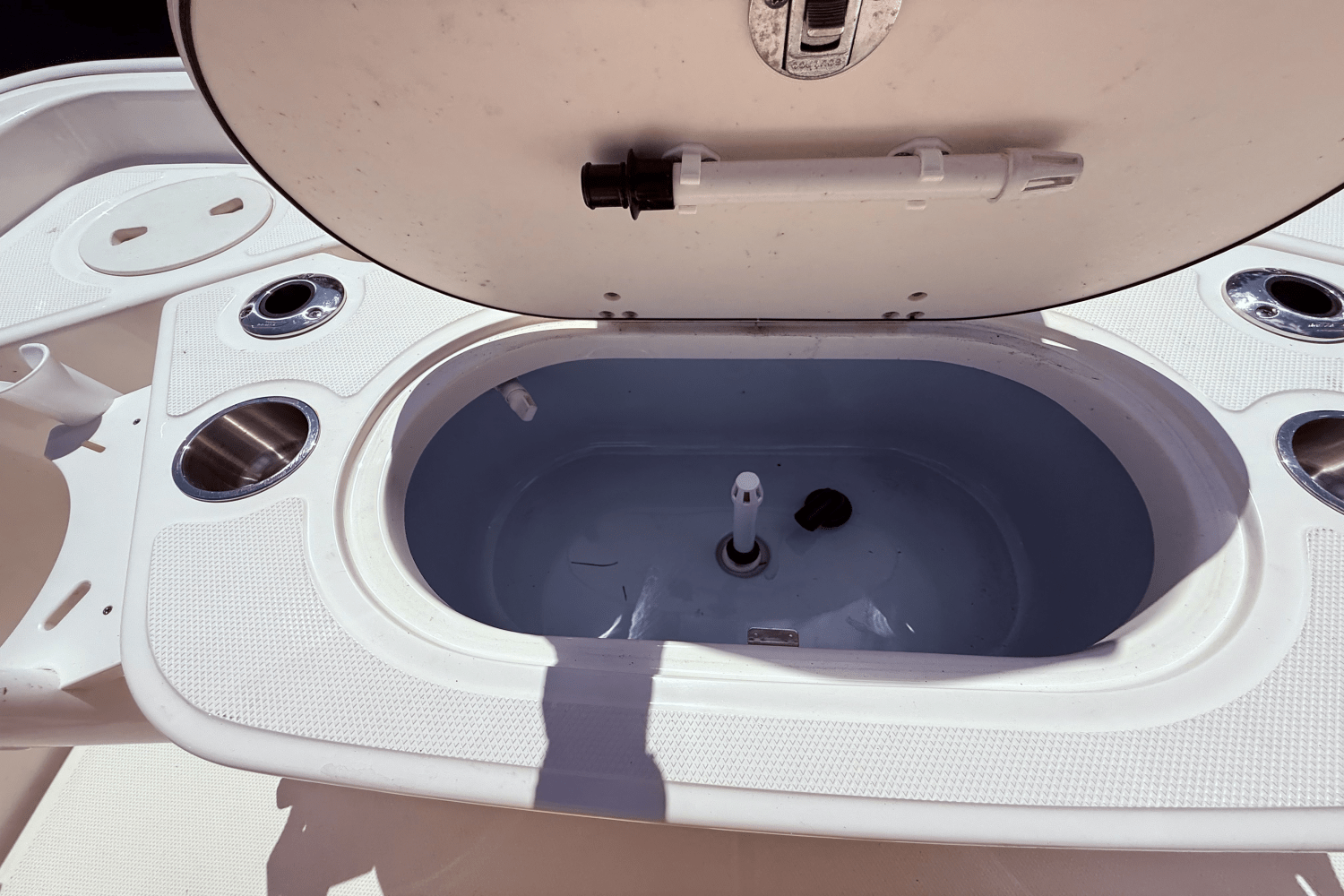 Slide: The Image of Boston Whaler 150 MONTAUK 2021 - 16