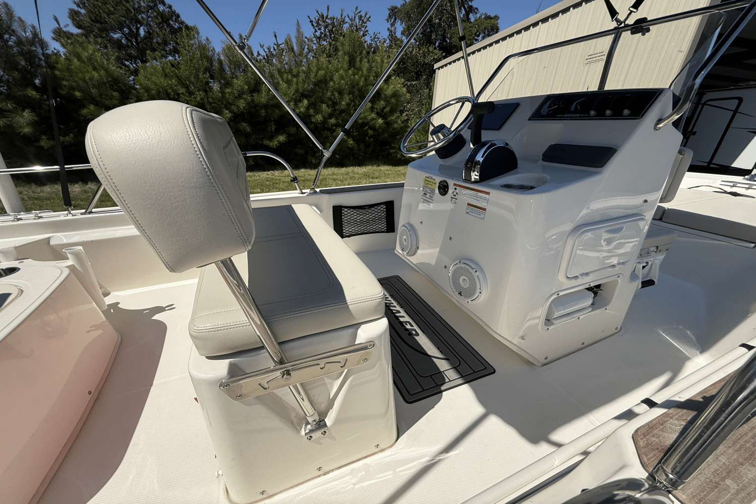 Slide: The Image of Boston Whaler 150 MONTAUK 2021 - 19