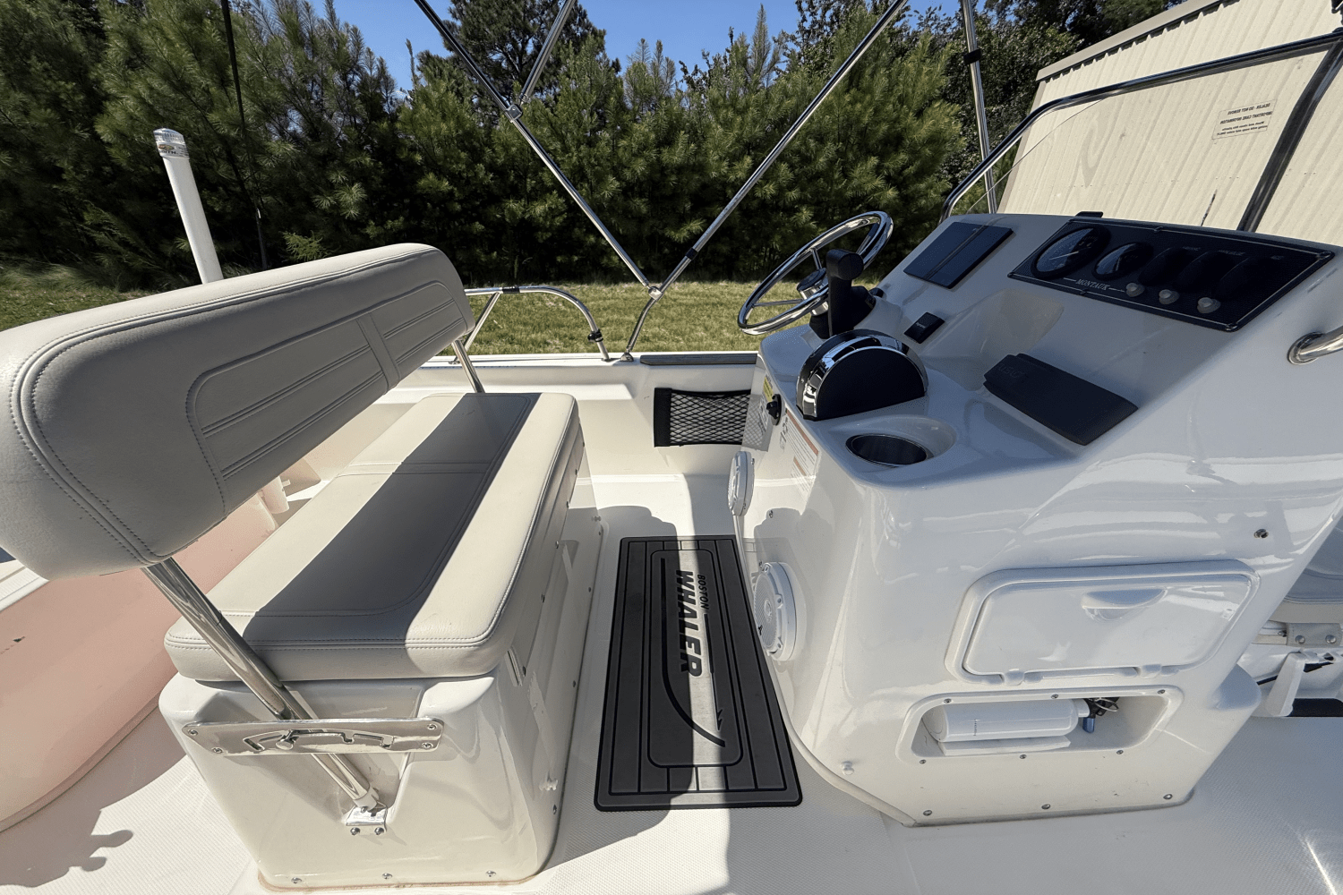 Slide: The Image of Boston Whaler 150 MONTAUK 2021 - 20
