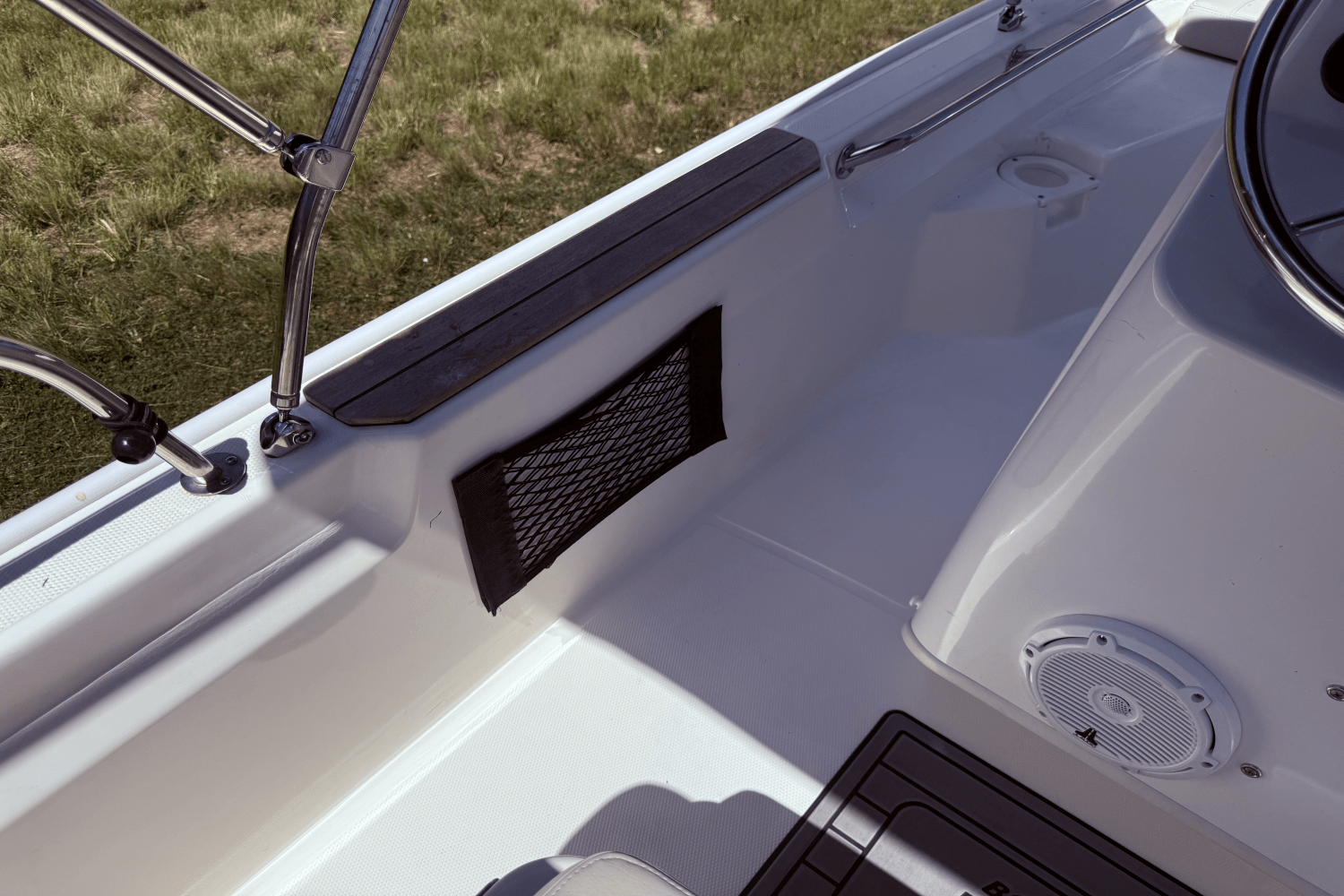 Slide: The Image of Boston Whaler 150 MONTAUK 2021 - 26