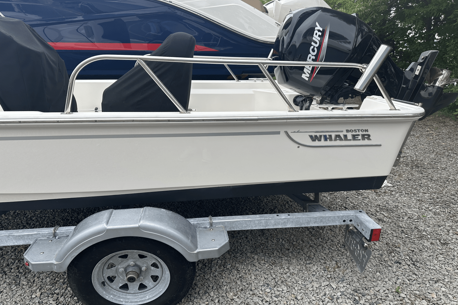 Slide: The Image of Boston Whaler 150 MONTAUK 2021 - 7