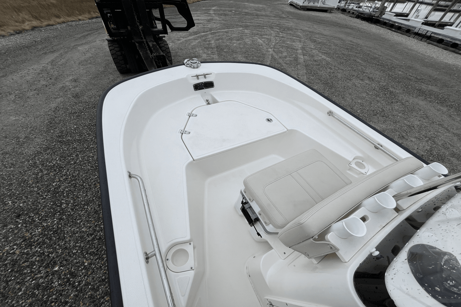 Slide: The Image of Boston Whaler 150 Montauk 2024 - 8