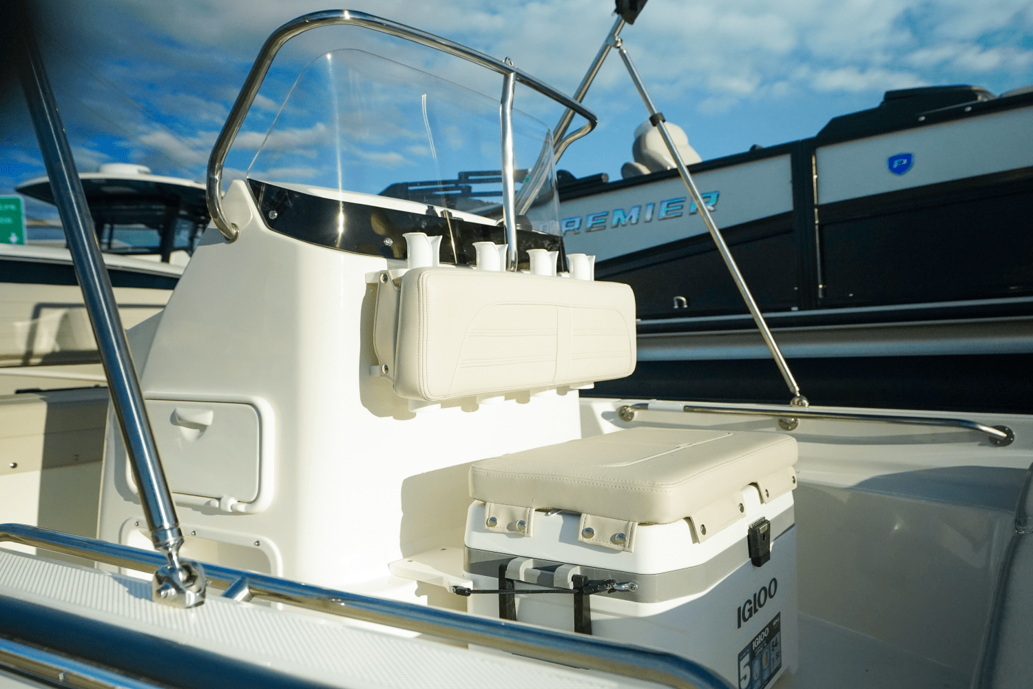 Slide: The Image of Boston Whaler 150 Montauk 2025 - 10