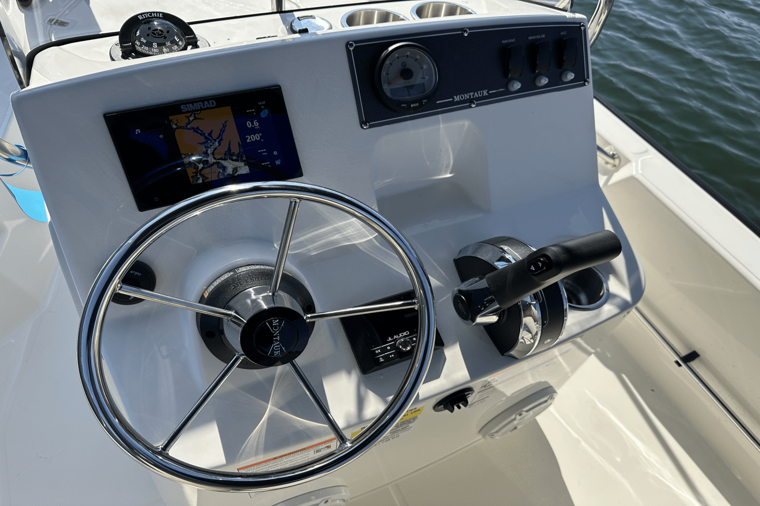 Slide: The Image of Boston Whaler 150 Montauk 2025 - 13