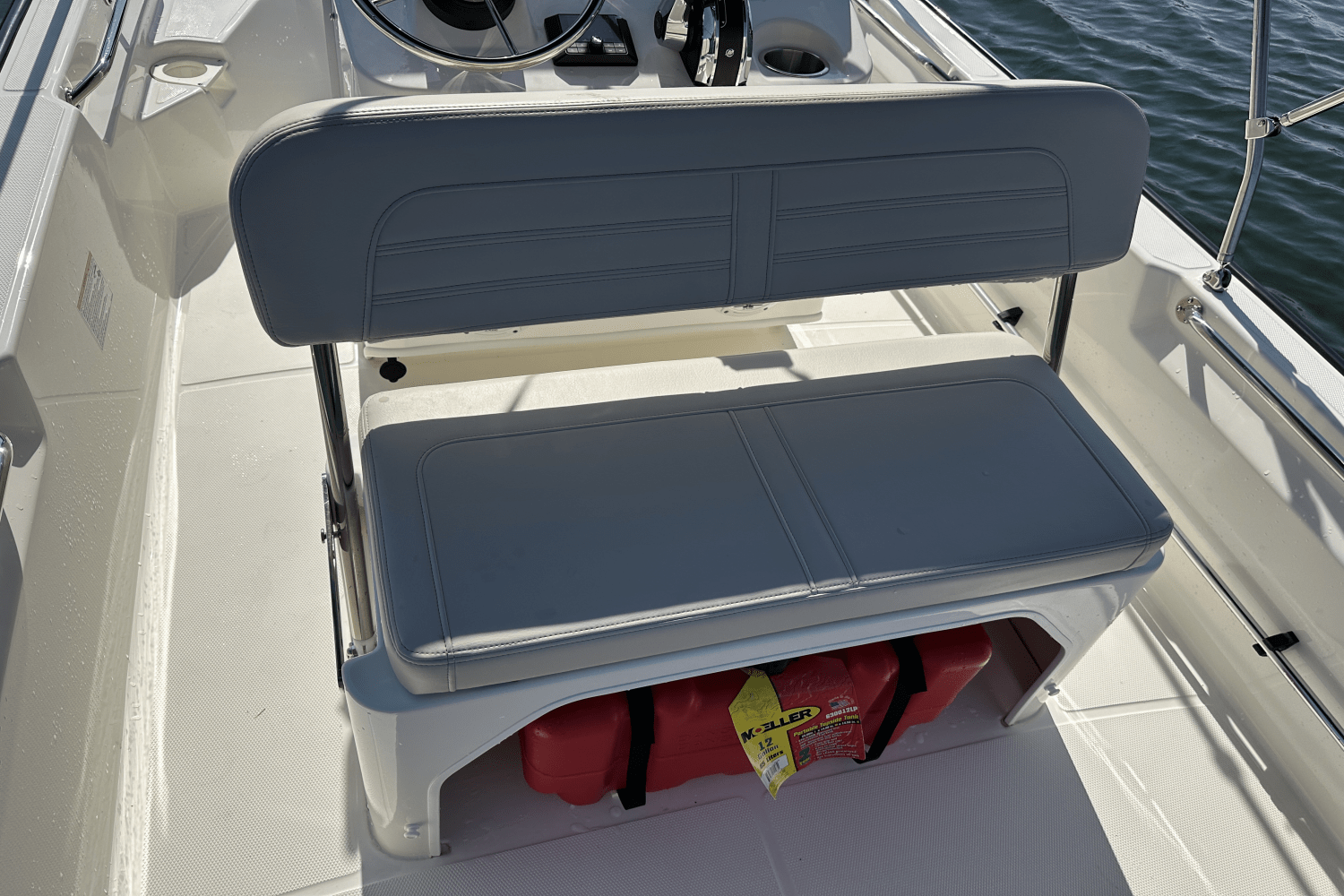 Slide: The Image of Boston Whaler 150 Montauk 2025 - 15