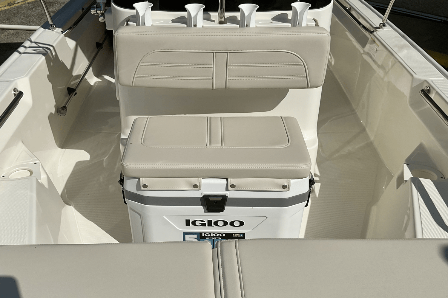Slide: The Image of Boston Whaler 150 Montauk 2025 - 15