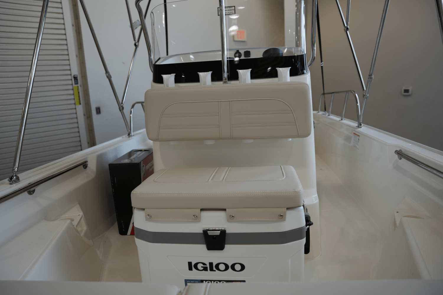 Slide: The Image of Boston Whaler 150 Montauk 2025 - 15