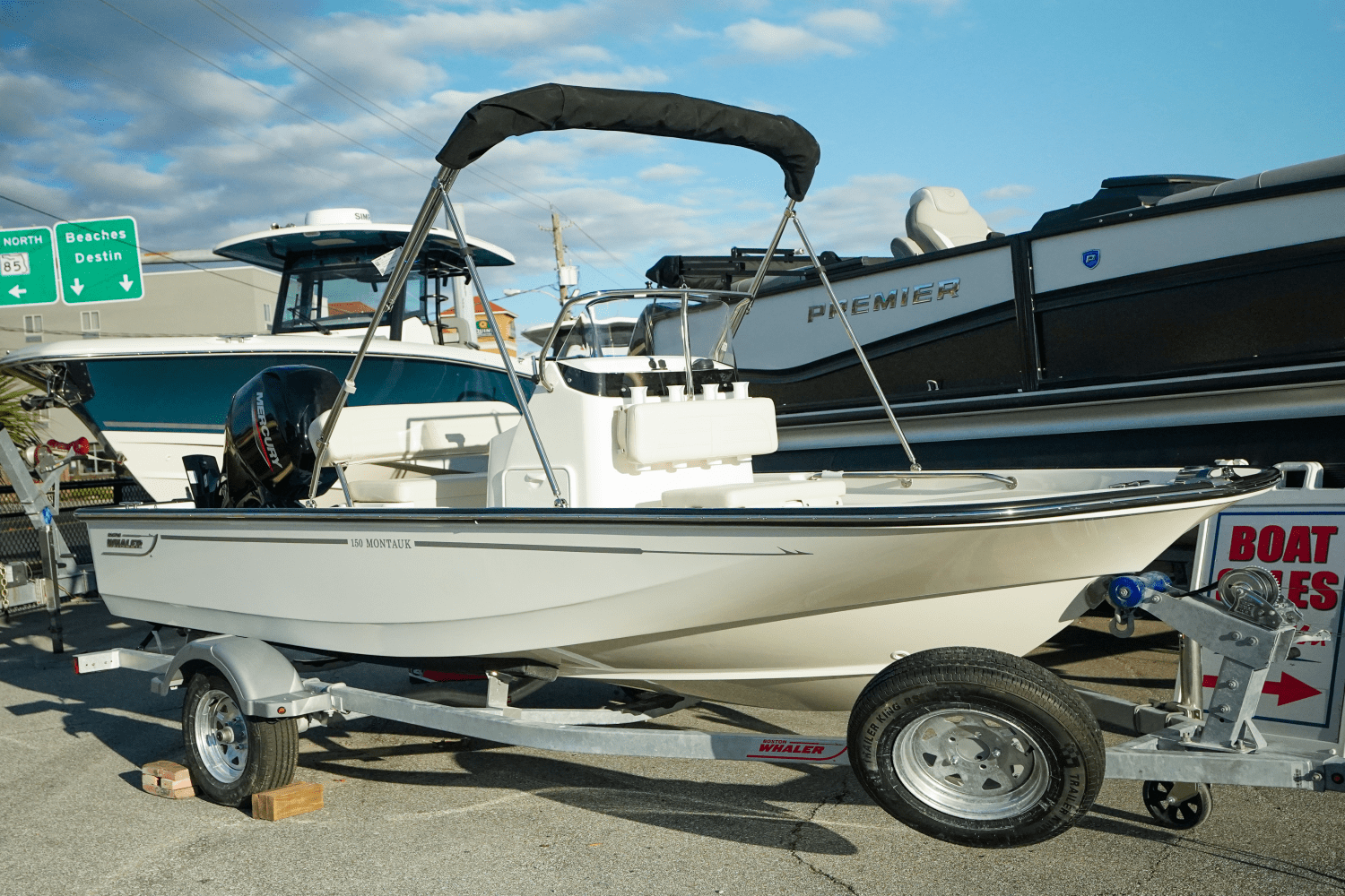 Slide: The Image of Boston Whaler 150 Montauk 2025 - 17