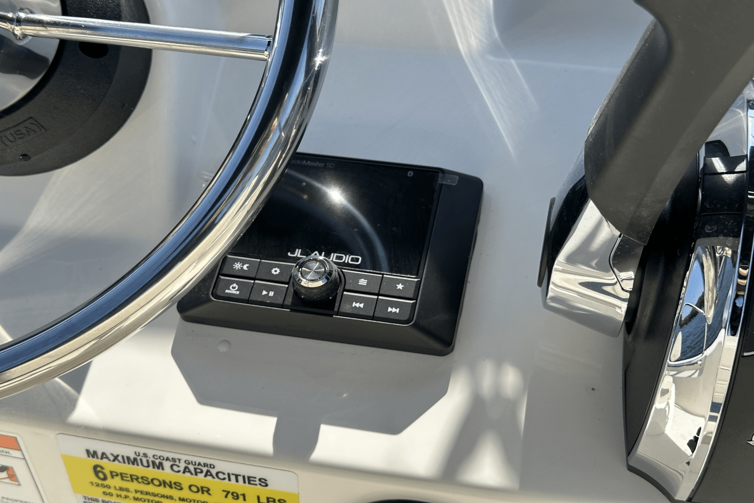 Slide: The Image of Boston Whaler 150 Montauk 2025 - 18