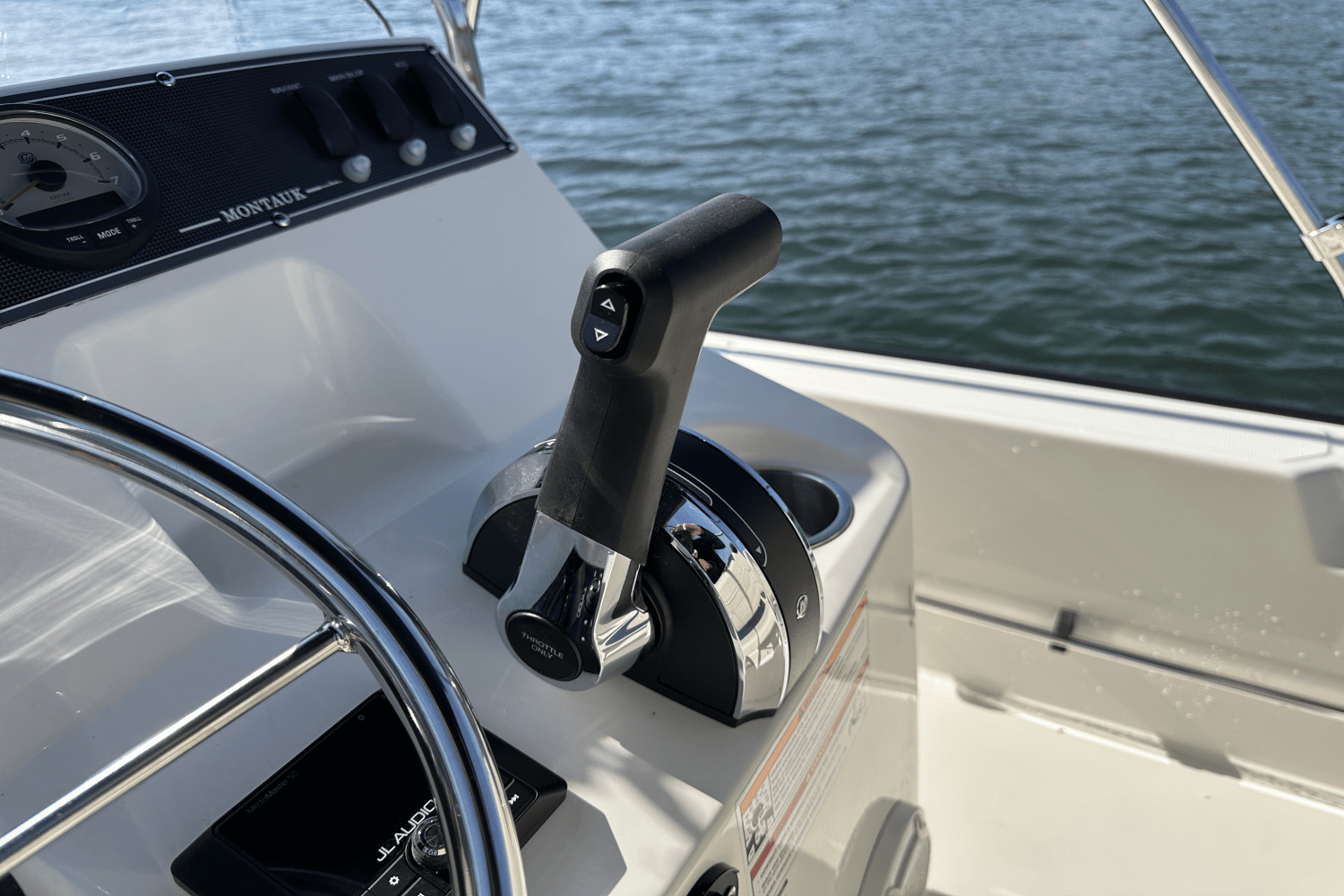 Slide: The Image of Boston Whaler 150 Montauk 2025 - 19