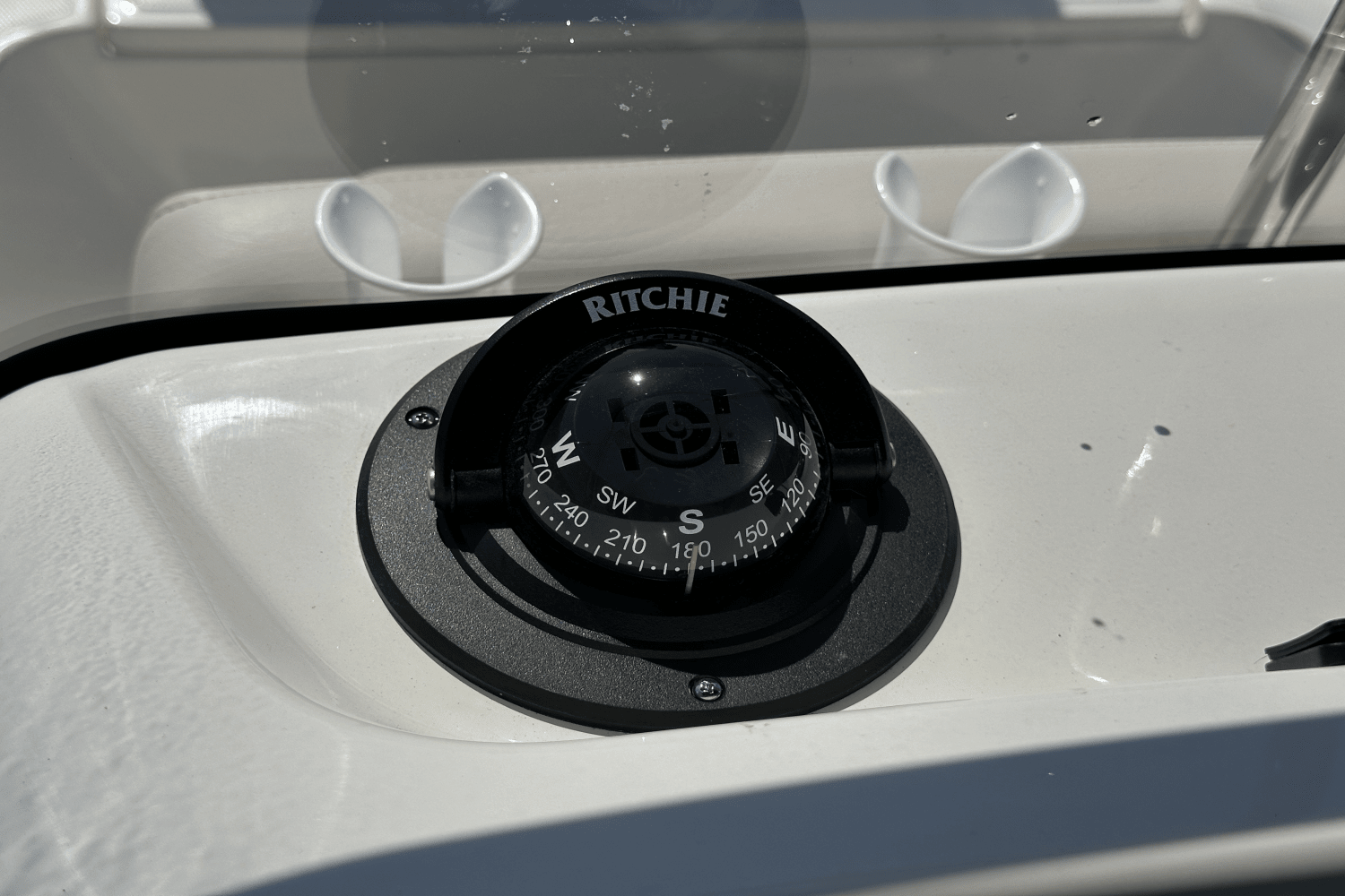 Slide: The Image of Boston Whaler 150 Montauk 2025 - 22