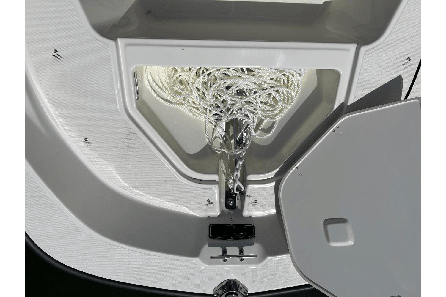 Slide: The Image of Boston Whaler 150 Montauk 2025 - 7