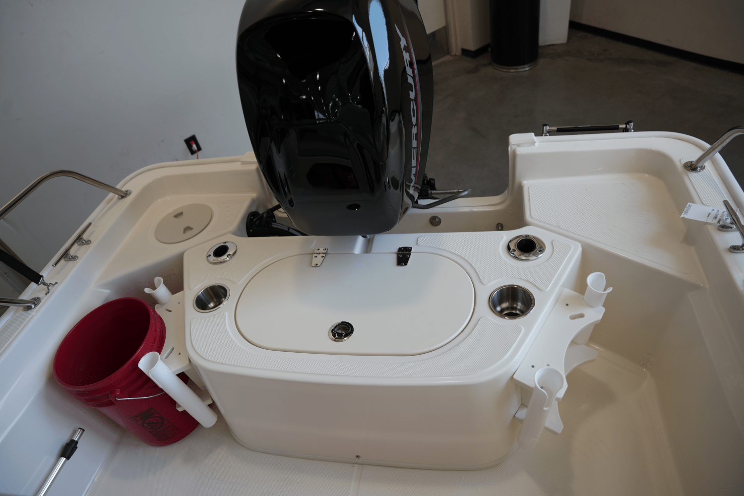 Slide: The Image of Boston Whaler 150 Montauk 2025 - 8