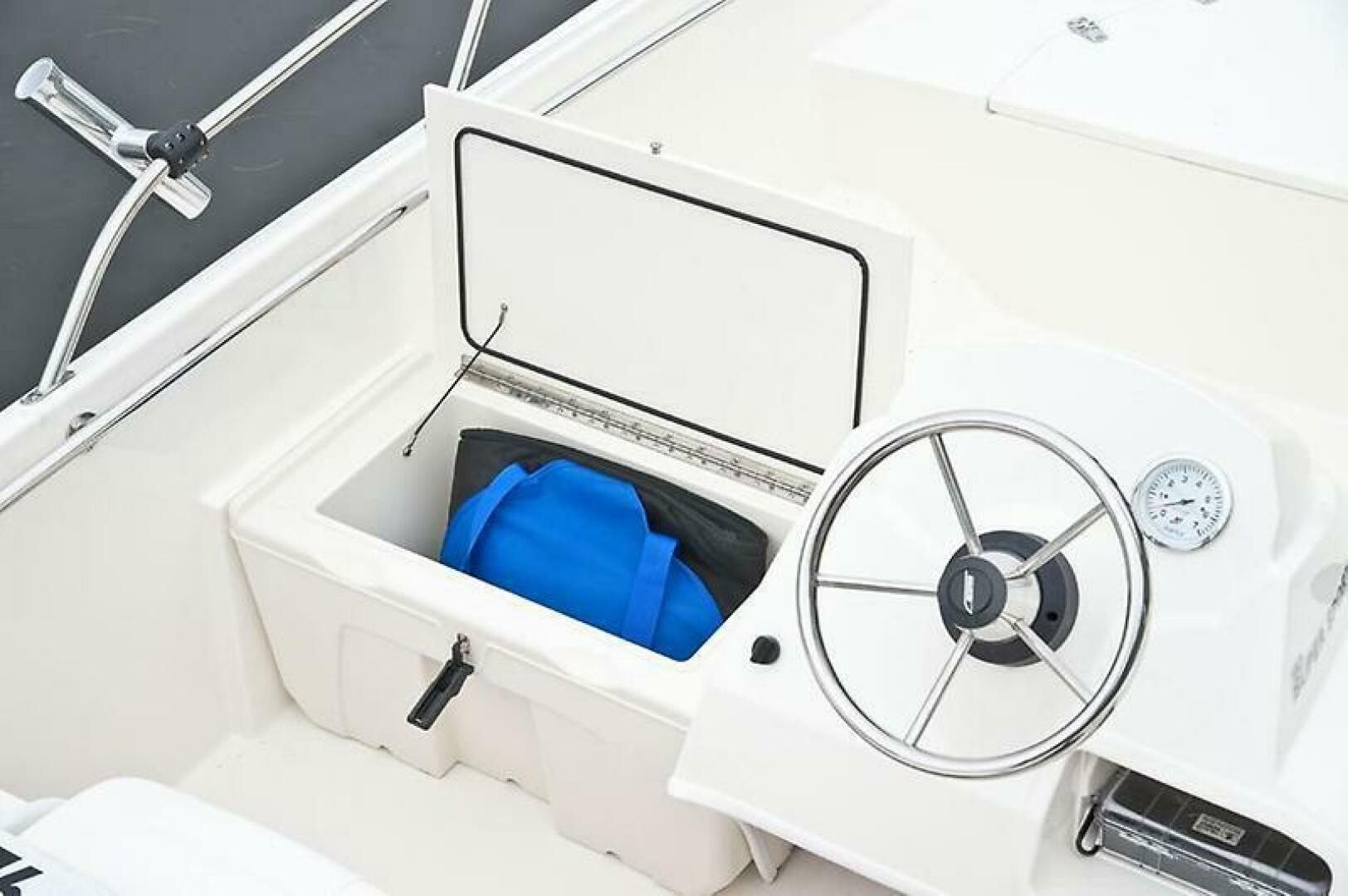 Slide: The Image of Boston Whaler 150 Super Sport 2018 - 5388871