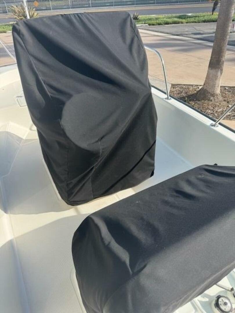 Slide: The Image of 2017 Boston Whaler 15 Montauk - LAST MANGO - 4881300