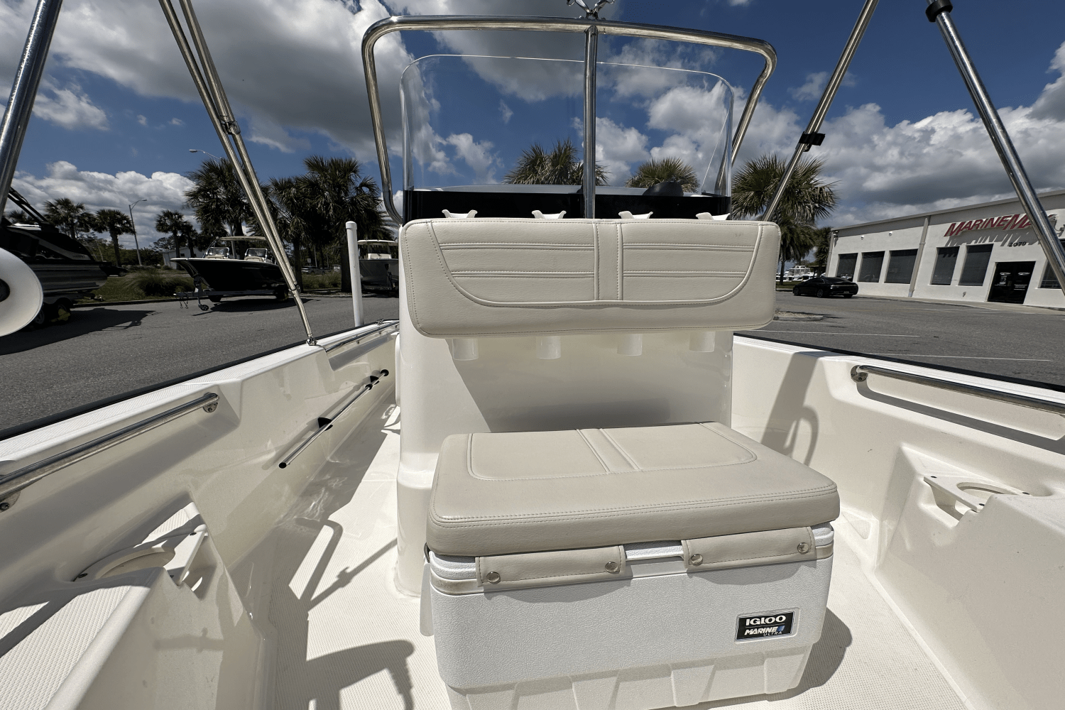 Slide: The Image of Boston Whaler 15 MONTAUK 2022 - 15