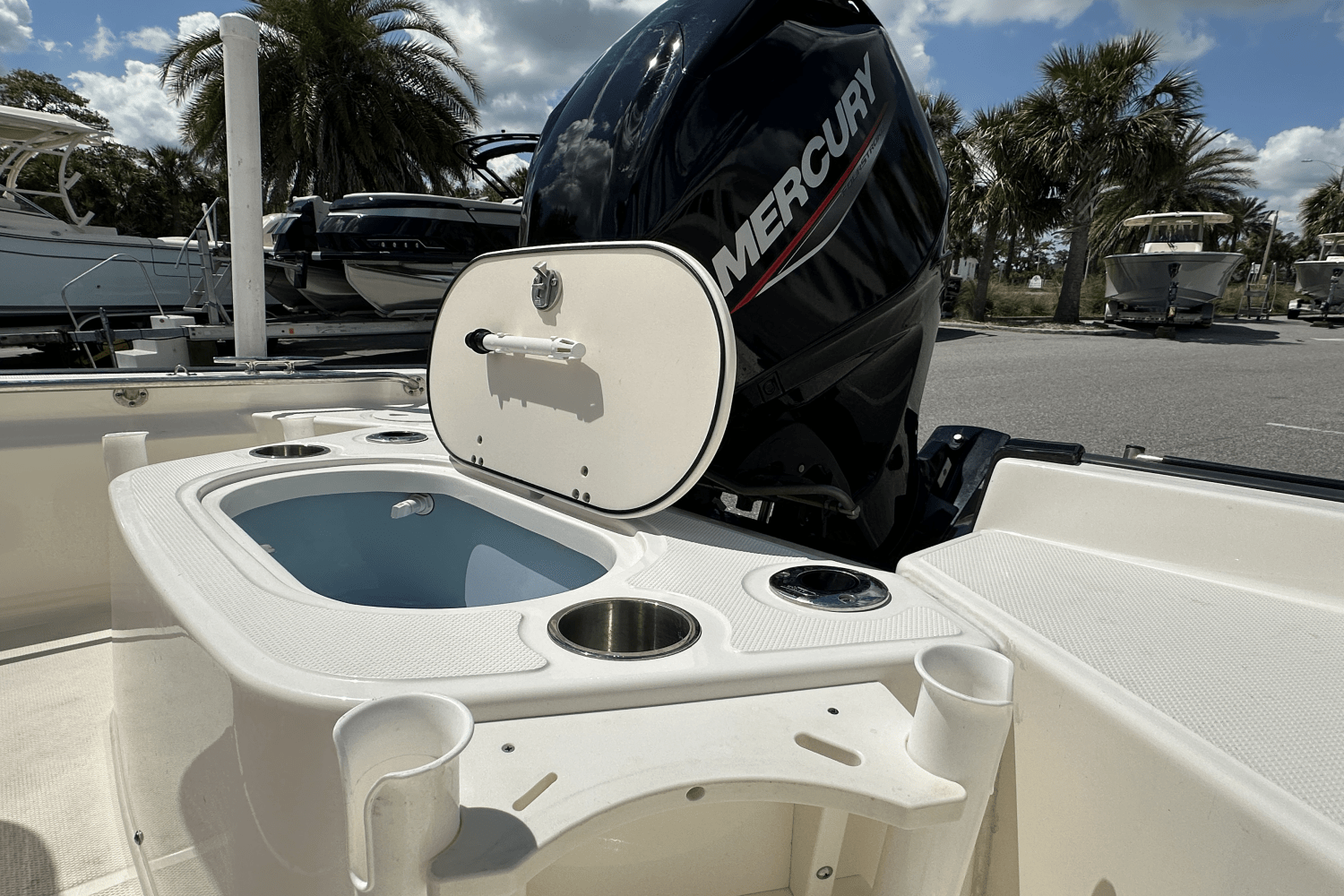 Slide: The Image of Boston Whaler 15 MONTAUK 2022 - 8