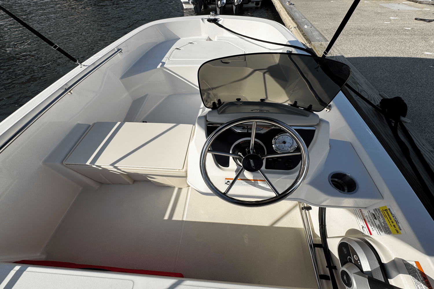 Slide: The Image of Boston Whaler 160 Super Sport 2024 - 3
