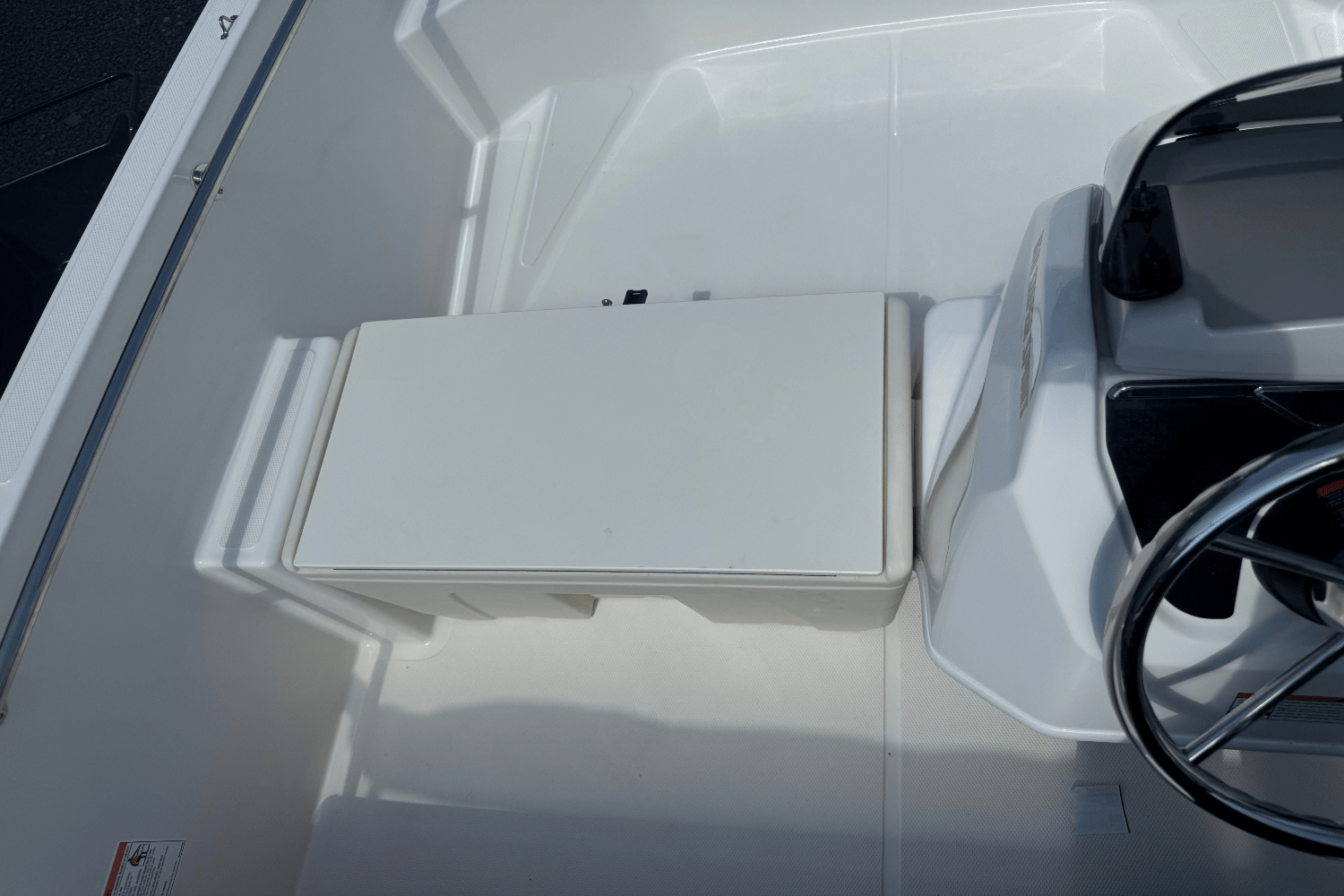 Slide: The Image of Boston Whaler 160 Super Sport 2025 - 10