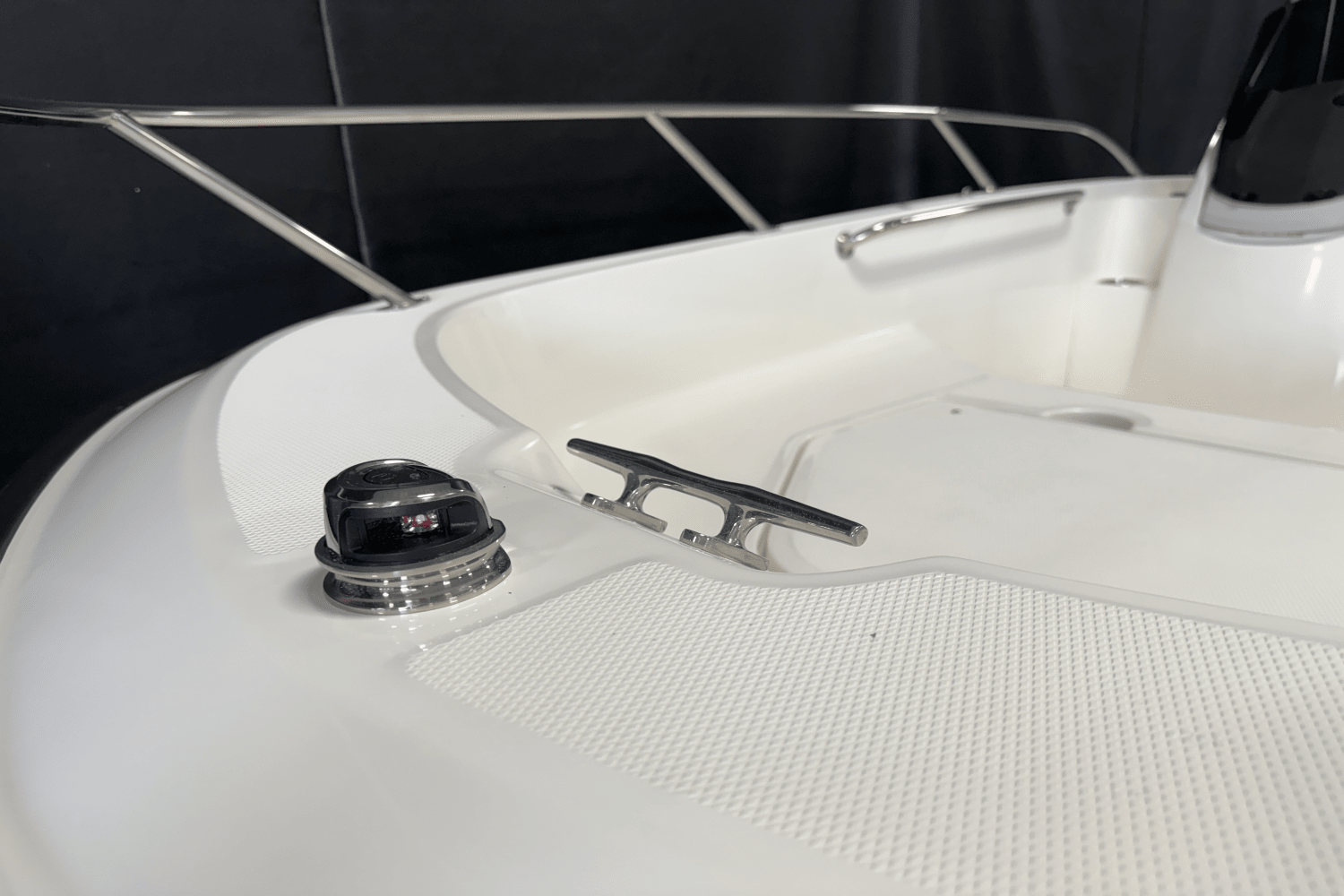 Slide: The Image of Boston Whaler 160 Super Sport 2025 - 12