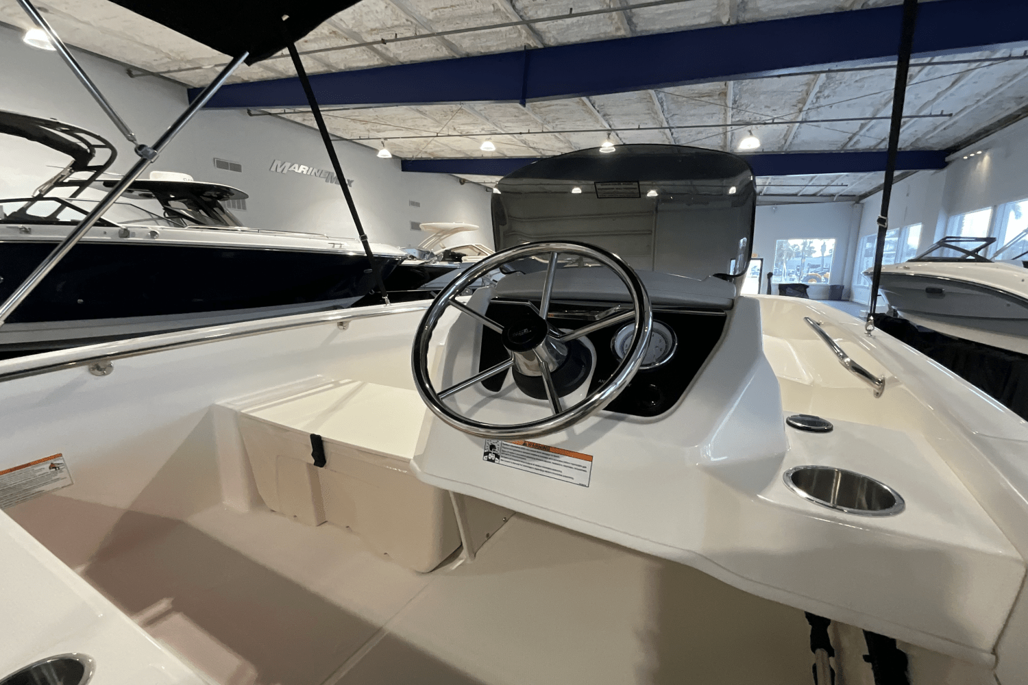 Slide: The Image of Boston Whaler 160 Super Sport 2025 - 12