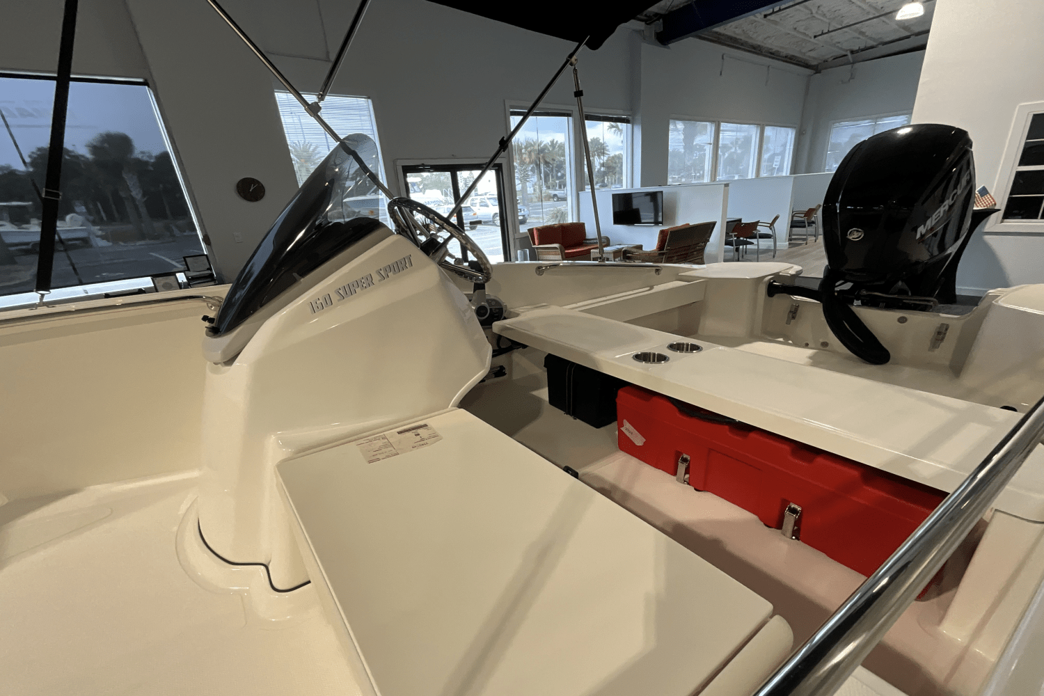 Slide: The Image of Boston Whaler 160 Super Sport 2025 - 13
