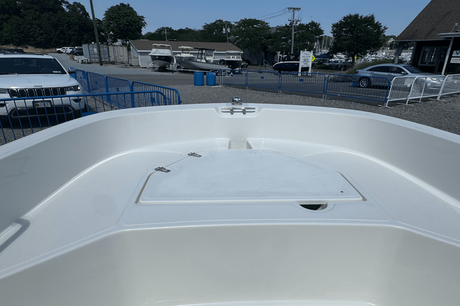 Slide: The Image of Boston Whaler 160 Super Sport 2025 - 13